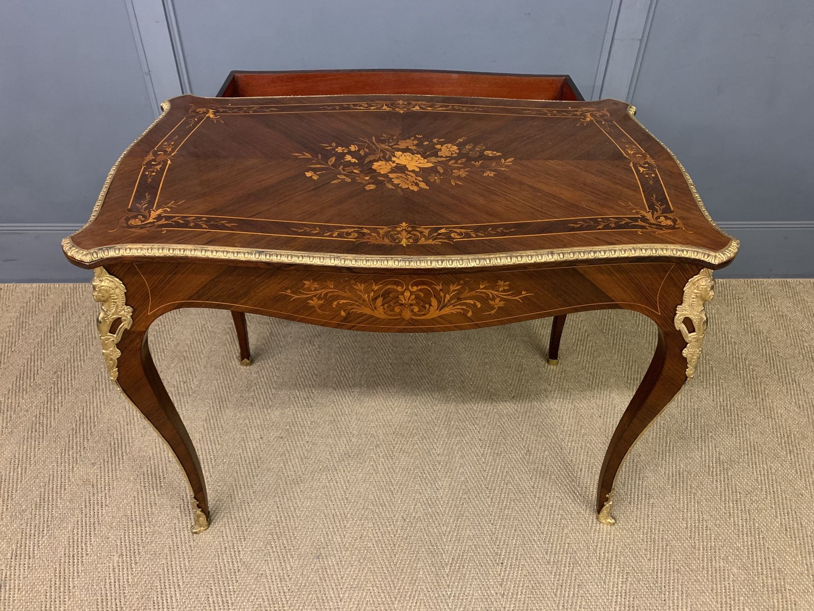 photo furniture Inlaid Kingwood Floral Marquetry Table