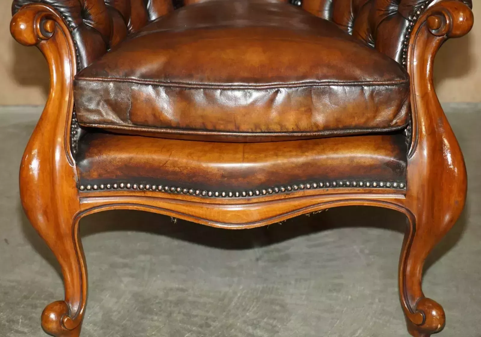 photo vintage Pair Of Antique Show Framed Victorian Chesterfield Brown Leather Armchairs