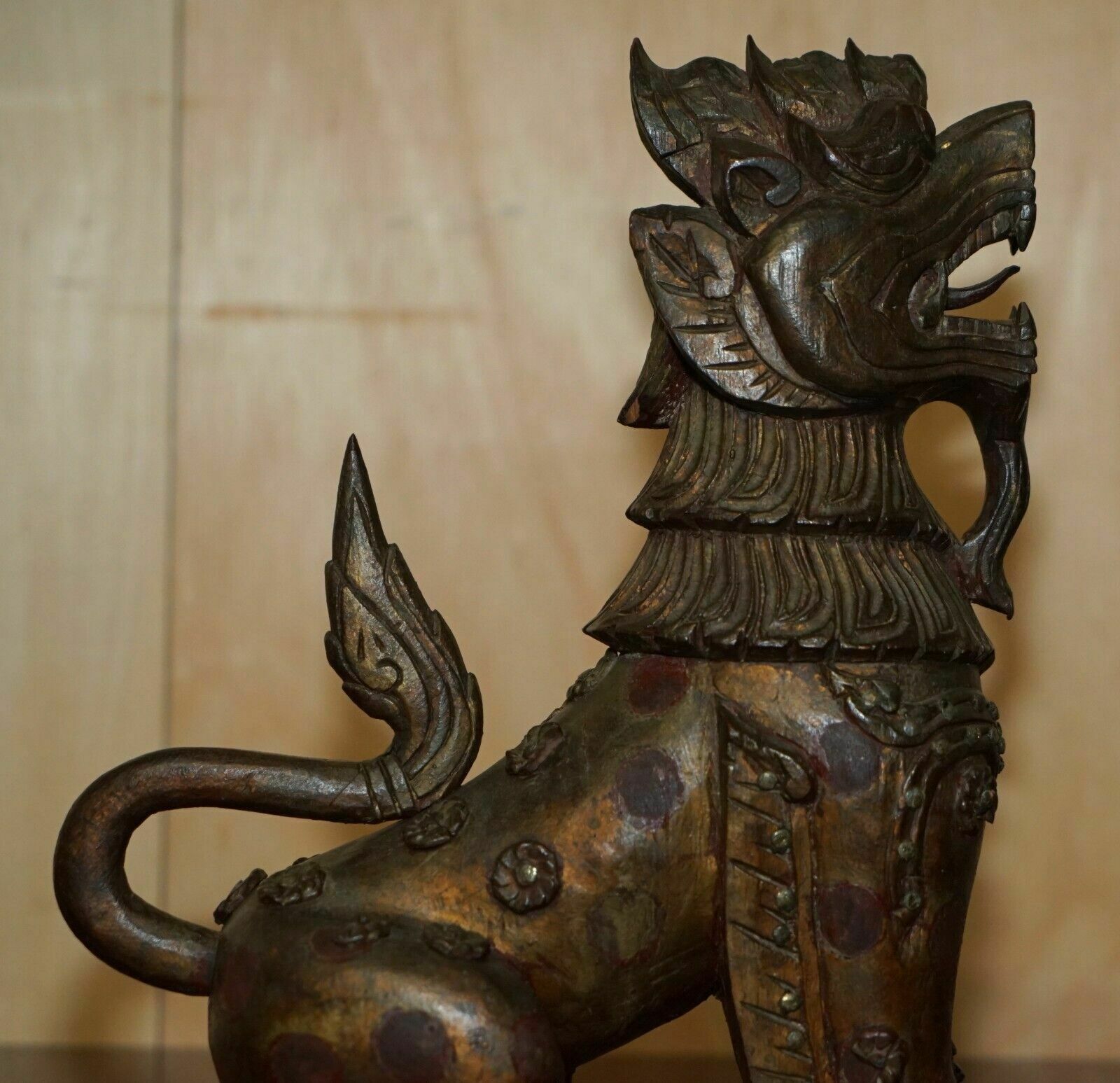 photo vintage Large Decorative Vintage Mid Century Hand Carved Chinese Lion Foo Dog Statue