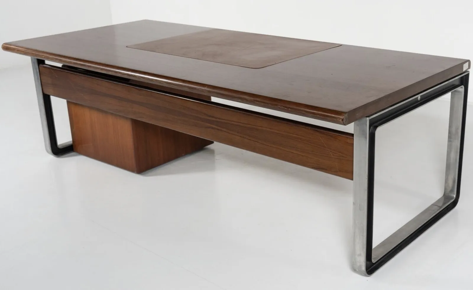 Mid Century Modern T333 Desk By Oslvado Borsani And Eugenio Gerli For Tecno photo buy