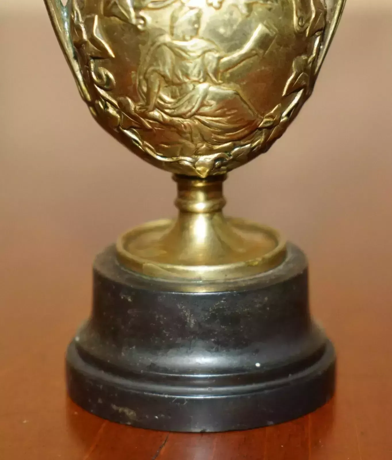 photo vinterior Matching Pair Of Antique Roman Grand Tour Hercules Gilt Brass Marble Base Cups