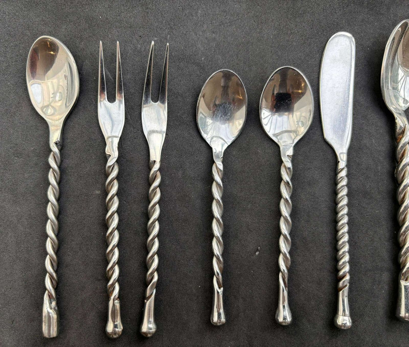 photo furniture Set Of 11 Flatware Forged Cutlery French Spare Twisted Brutalist Decor Medieval Style Gift Postmodern Replacement Single Flatware