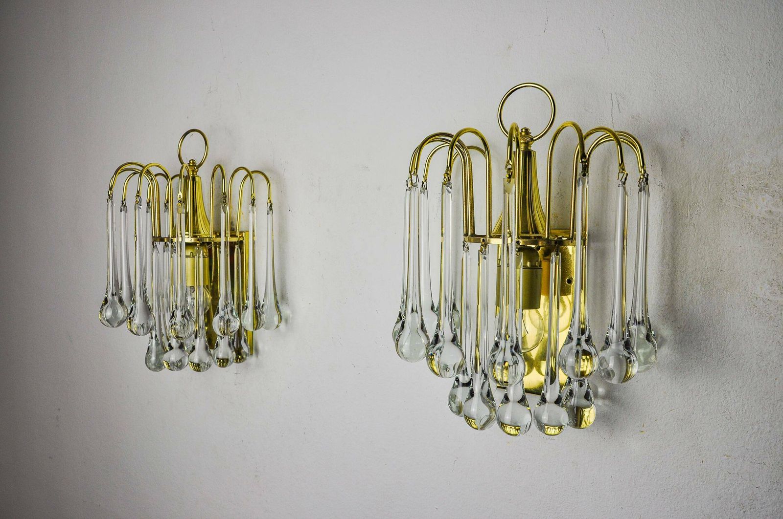Pair Of Venini "Drops" Wall Lights, 2 Levels, Murano Glass, Italy, 1970 photo for sale