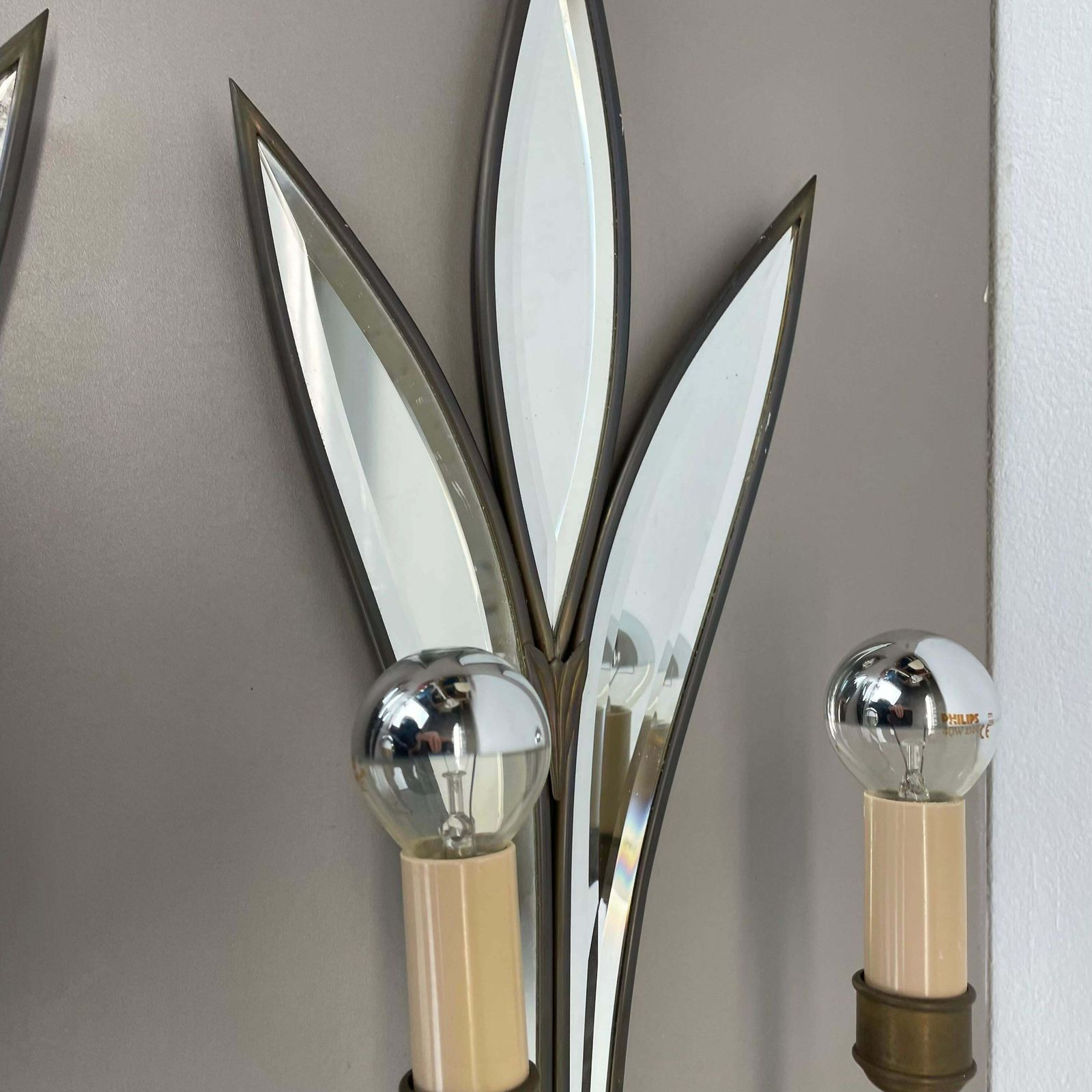 photo furniture Set Of Two Xxl 56cm Floral Mirror And Bronze Theatre Wall Light, France 1970 No2