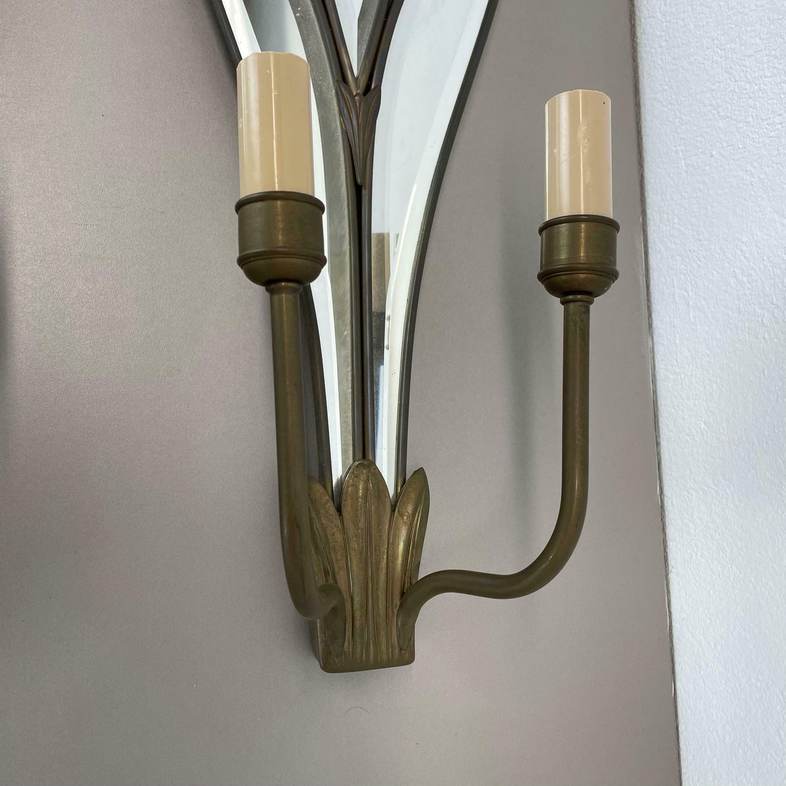 photo buy Set Of Two Xxl 56cm Floral Mirror And Bronze Theatre Wall Light, France 1970 No1