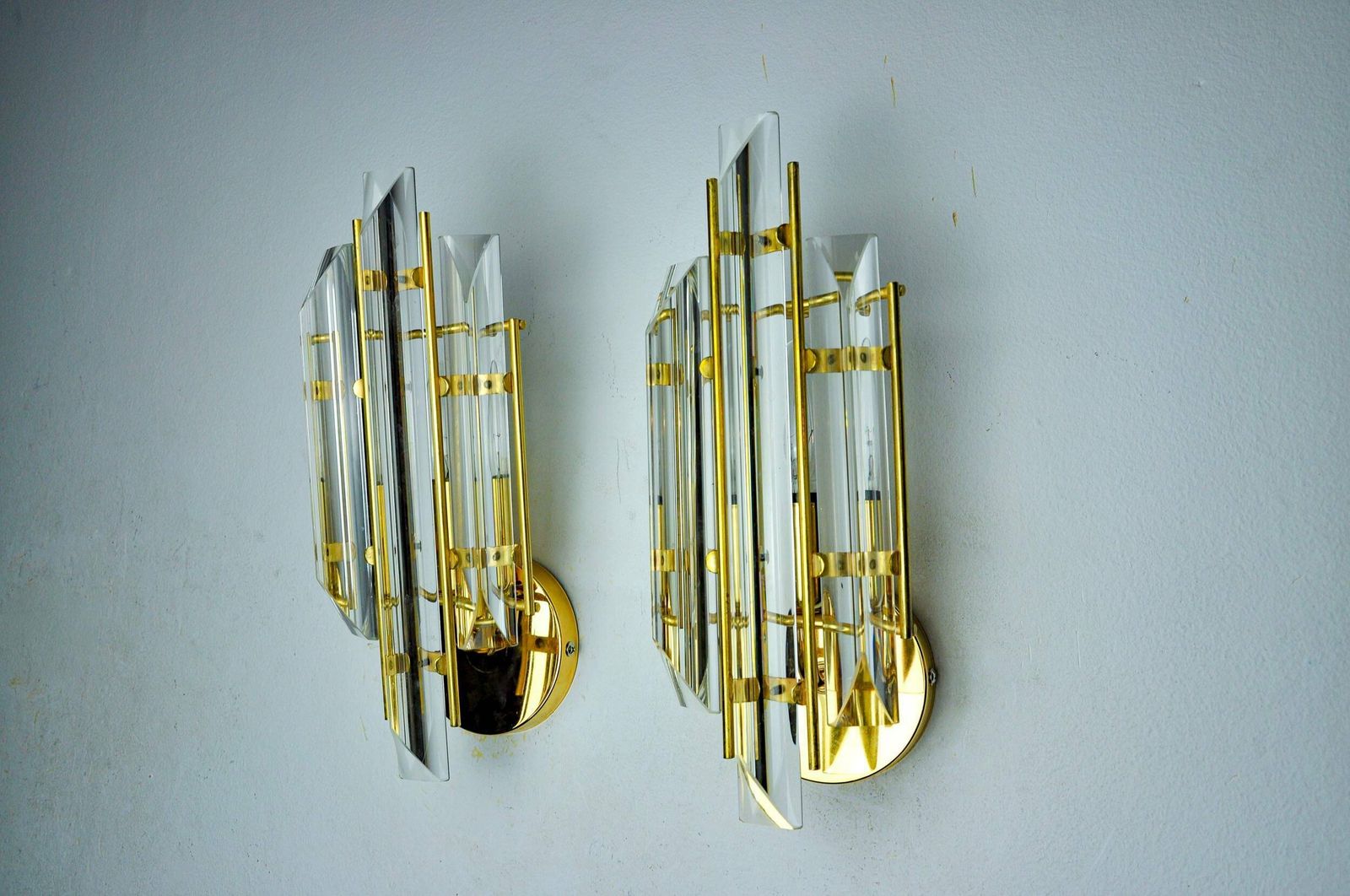 Pair Of Venini Wall Lights, Triedri Glass, Murano, Italy 1970 photo for sale