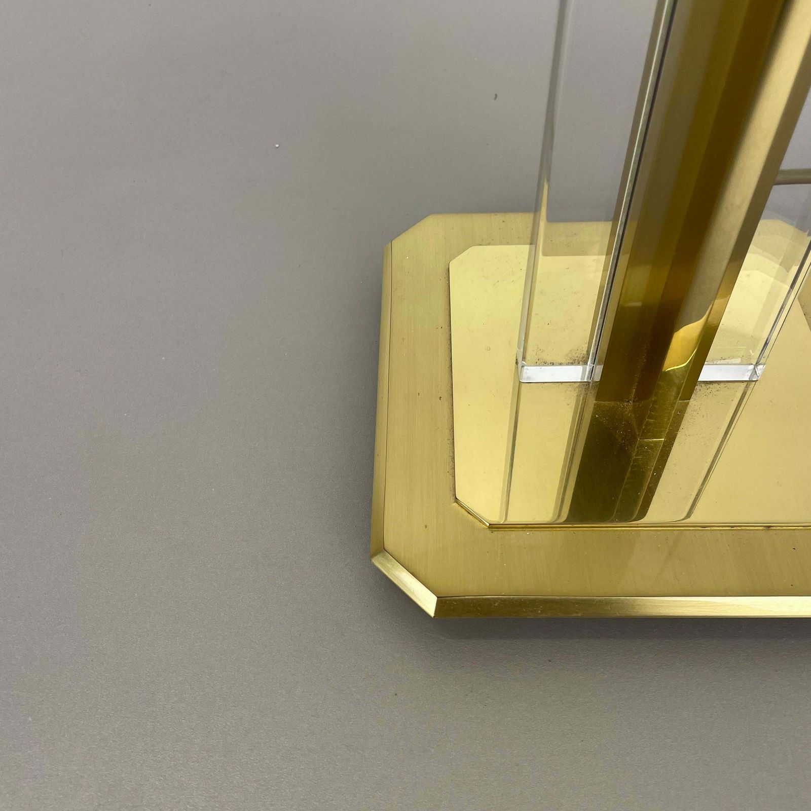 Heavy 71cm Hollywood Regency Style Brass And Acryl Table Light, Italy 1970s photo Lighting
