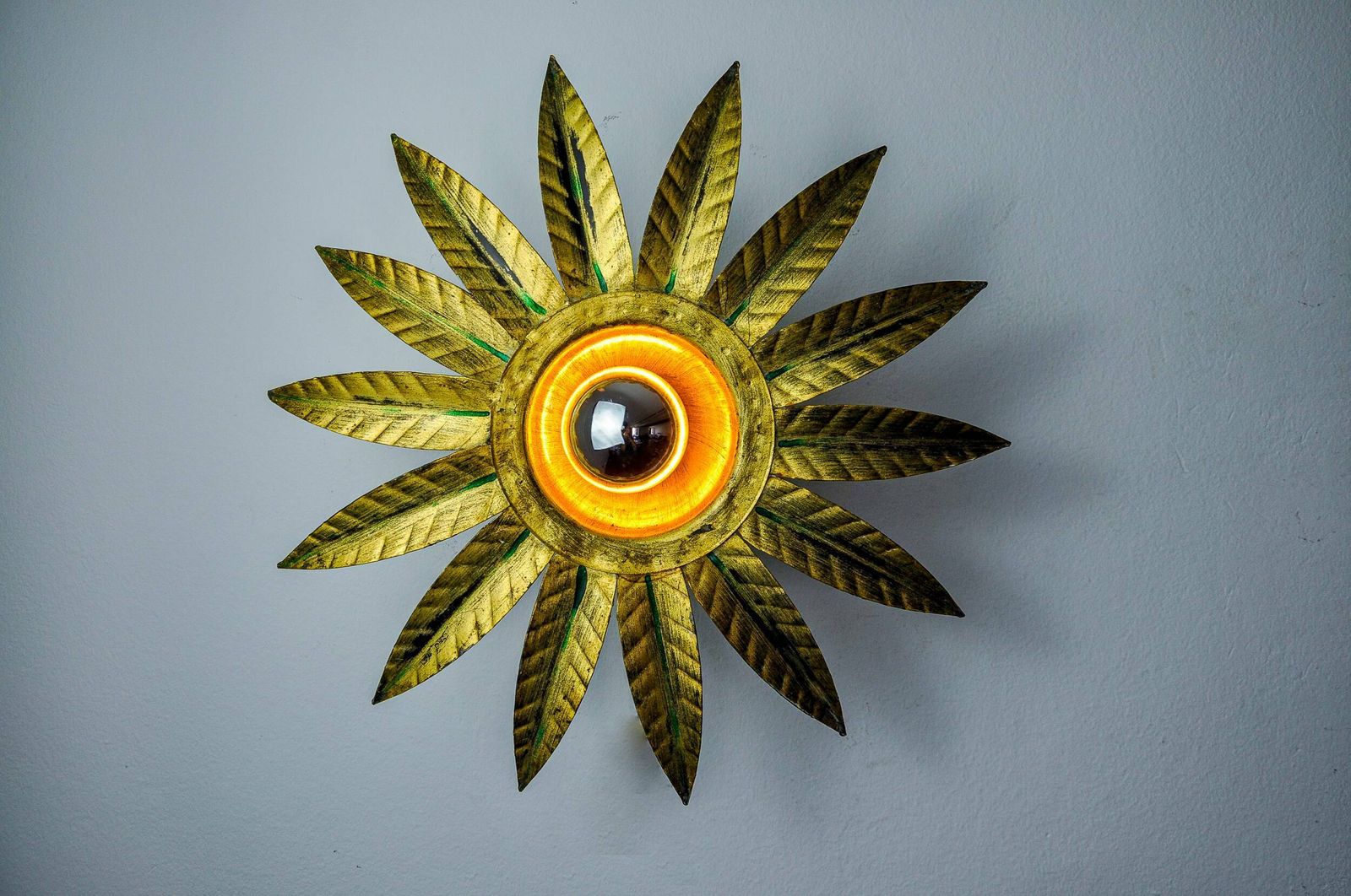 Brutalist Sun Wall Lamp In Gilded Metal With Gold Leaf, Italy, 1970 photo 947.0