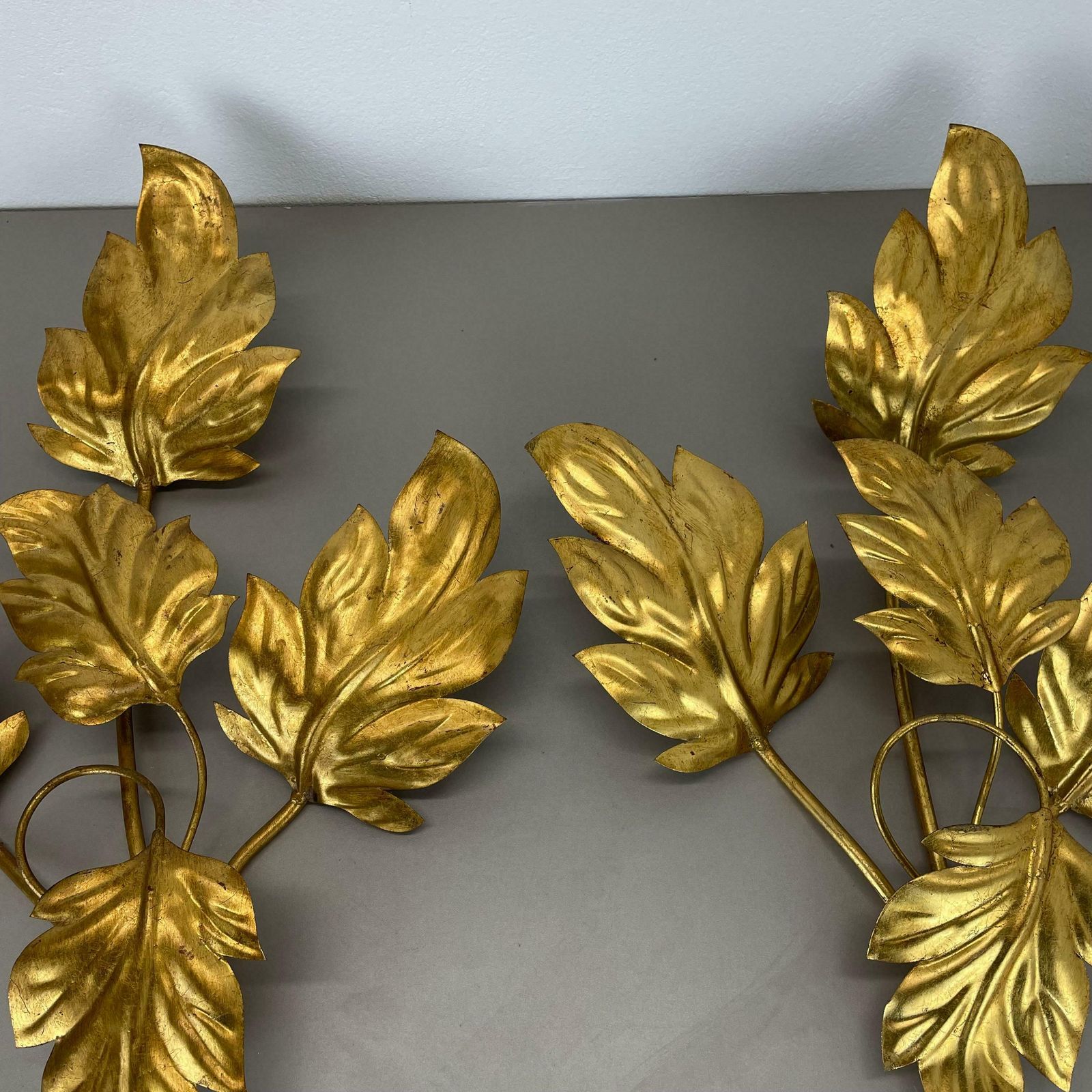 photo vinterior Set Of 2 Hans Kögl Style Golden Florentiner Leaf Wall Light Sconces, Italy, 1980