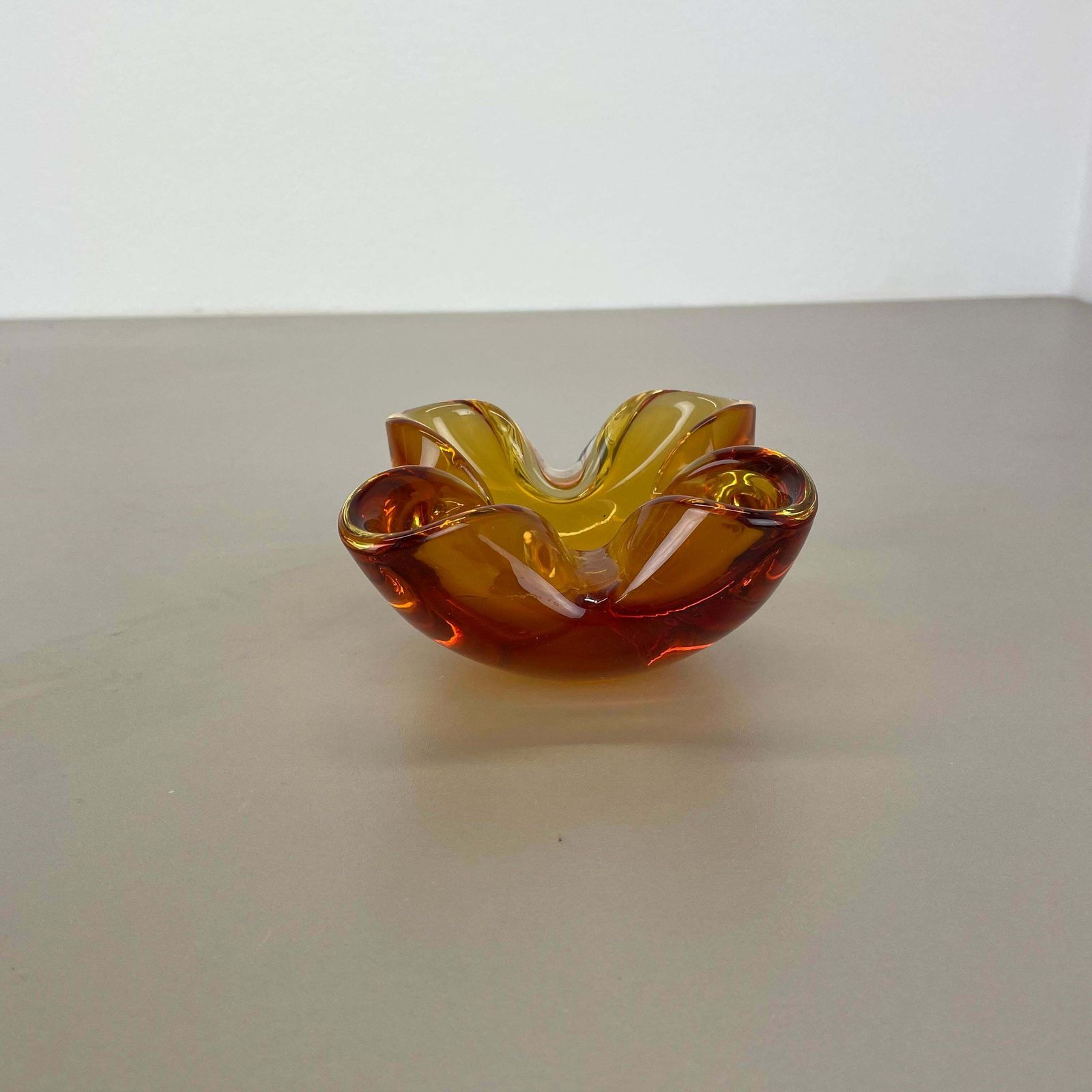 Unique Murano Glass "Yellow" Bowl Element Shell Ashtray Murano, Italy, 1970 photo for sale