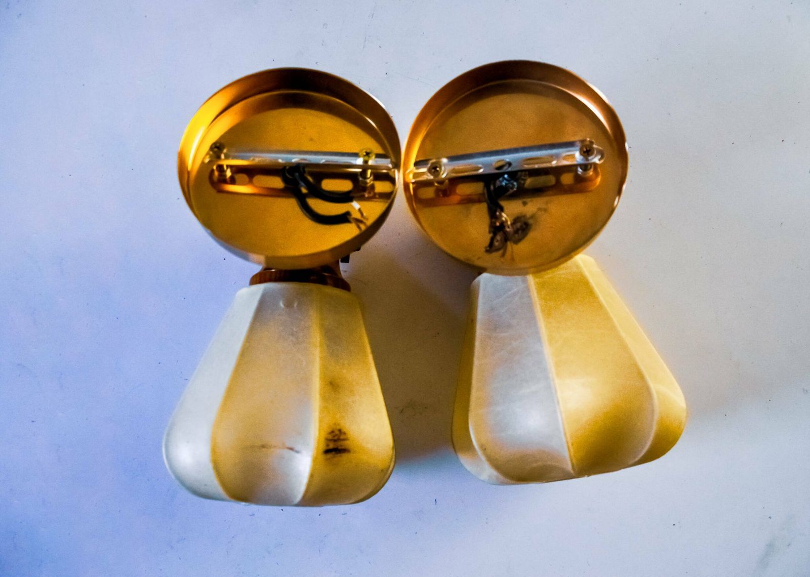 photo for sale Pair Of Articulated "Cocoon" Wall Lights, Resin And Pine, Italy, 1970