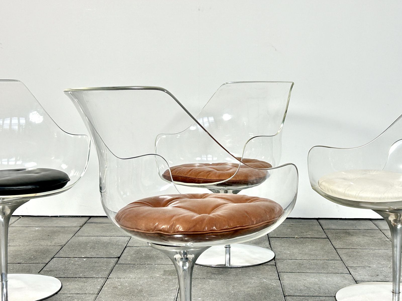 photo vintage Set Of Four Champagne Chairs Design Erwine & Estelle Laverne For Formes Nouvelles