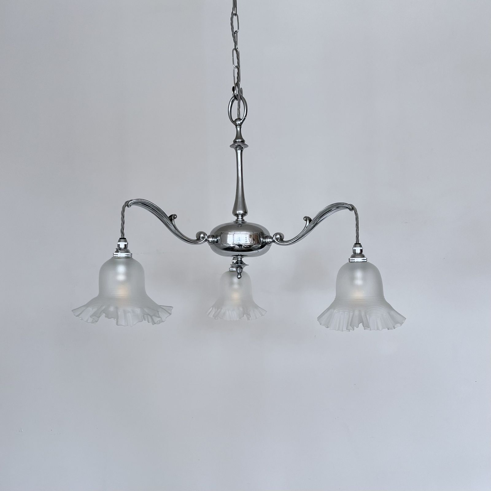 Art Deco Chromed Chandelier With Frosted Frill Shades