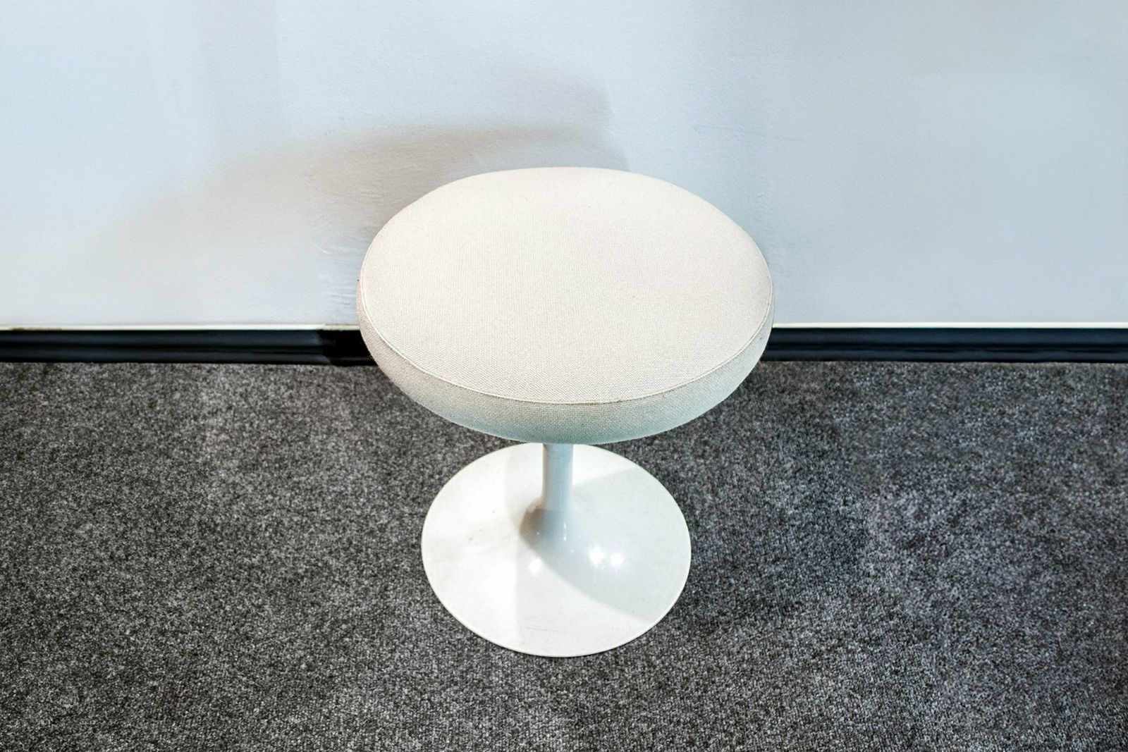 Tulip Swivel Stool By Eero Saarinen For Knoll, 1950s photo furniture