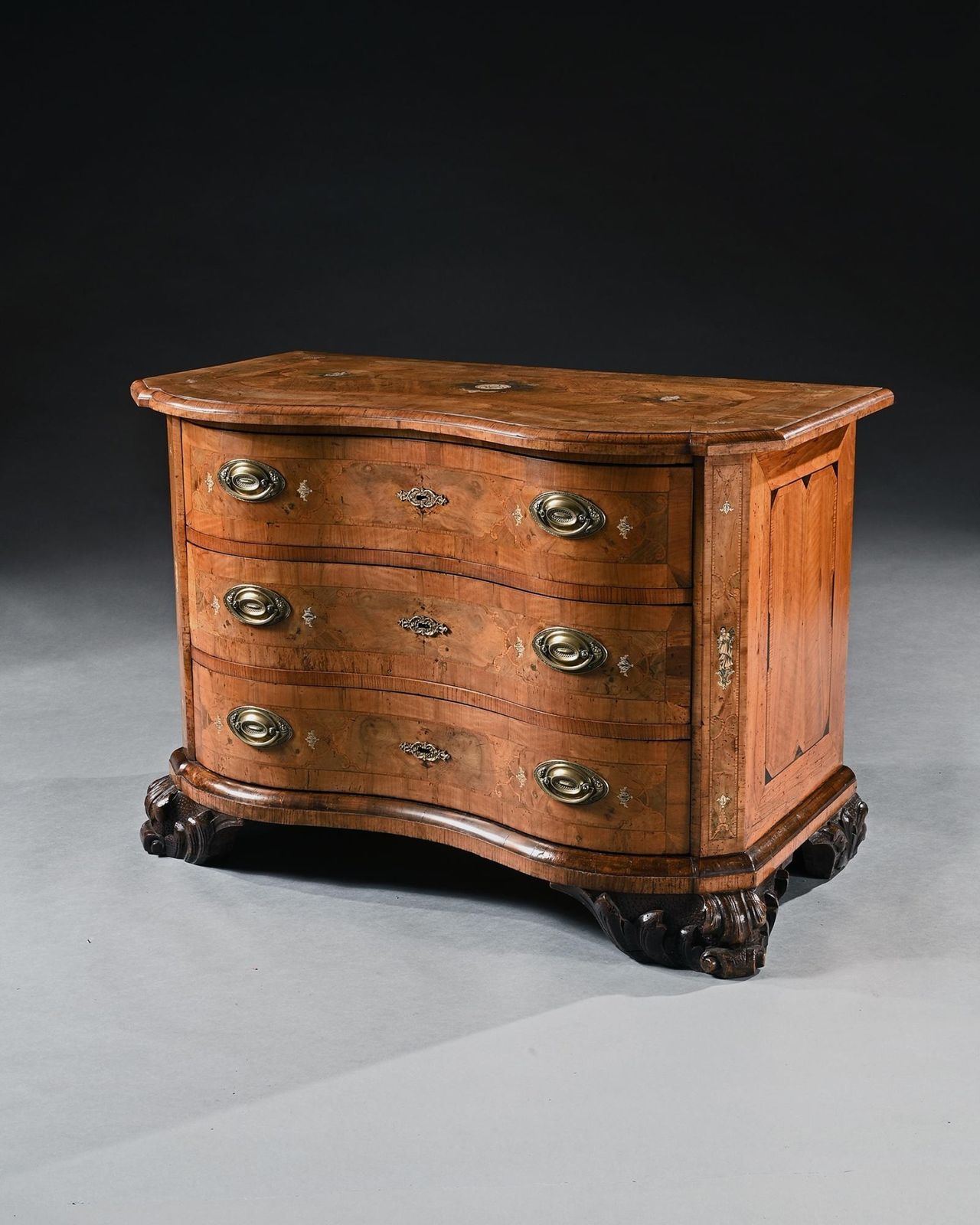 Rare Mid 18th Century German Walnut Pewter And Ivory Marquetry Serpentine Commode photo Furniture