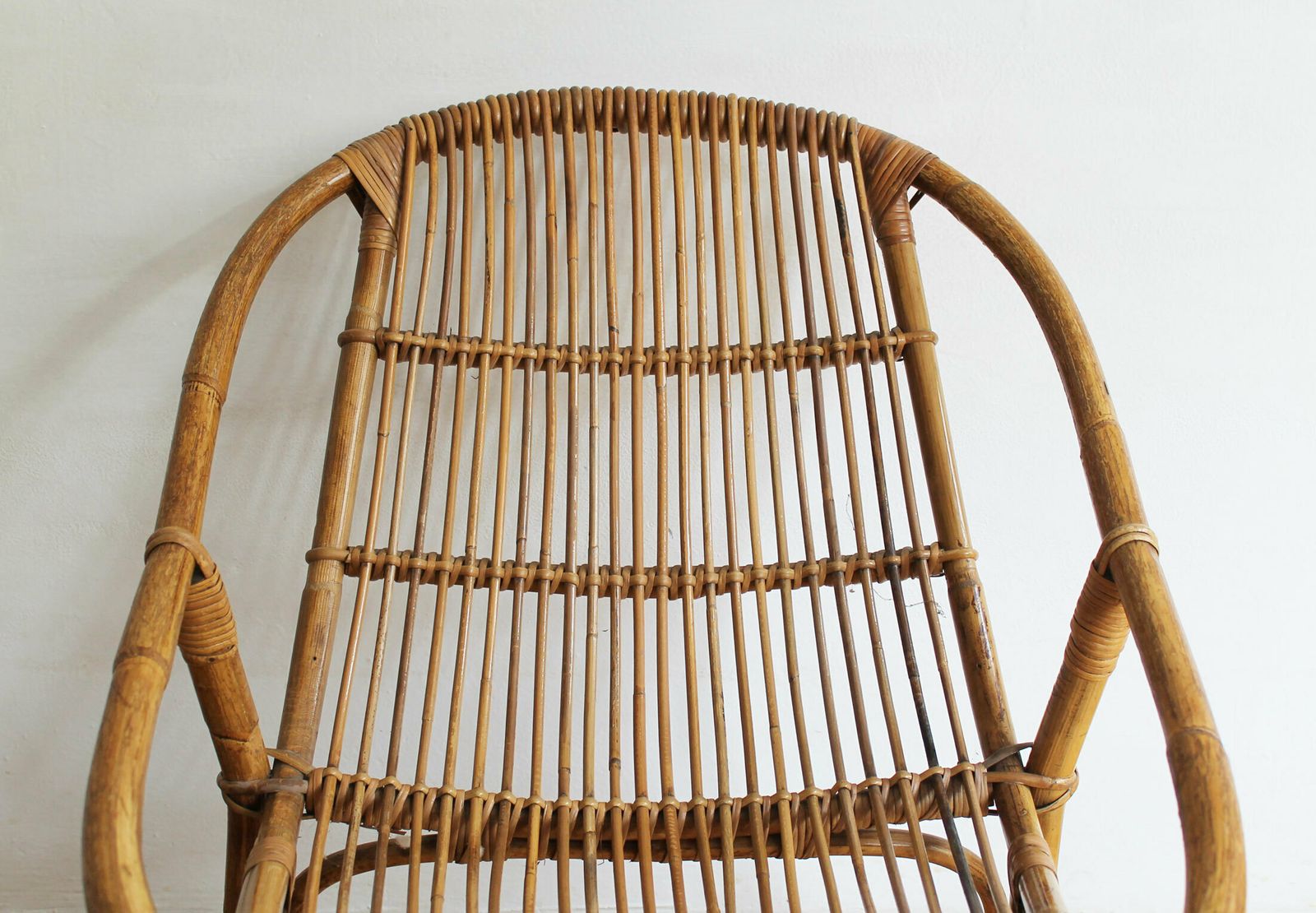 photo vinterior 1960's Set Of Four Rattan Armchairs And Side Table By Jaroslav Prochazka For Uluv