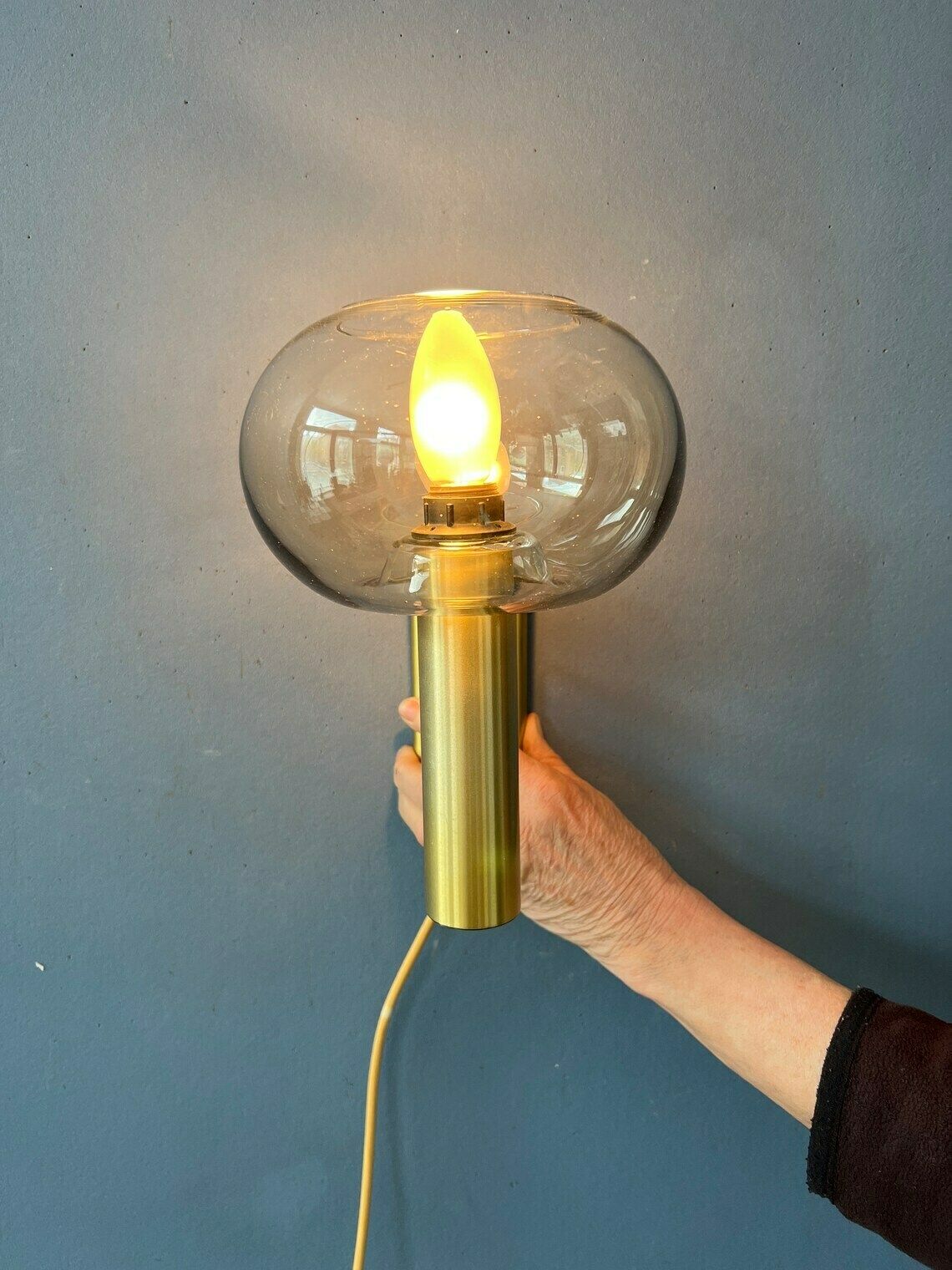 Mid Century Glazen Wandlamp Met Messing Frame Van Dijkstra