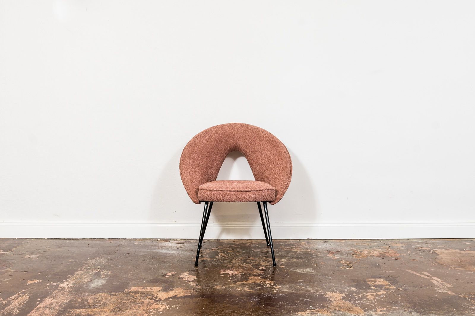 Pink Shell Cocktail Chair, 670's photo furniture