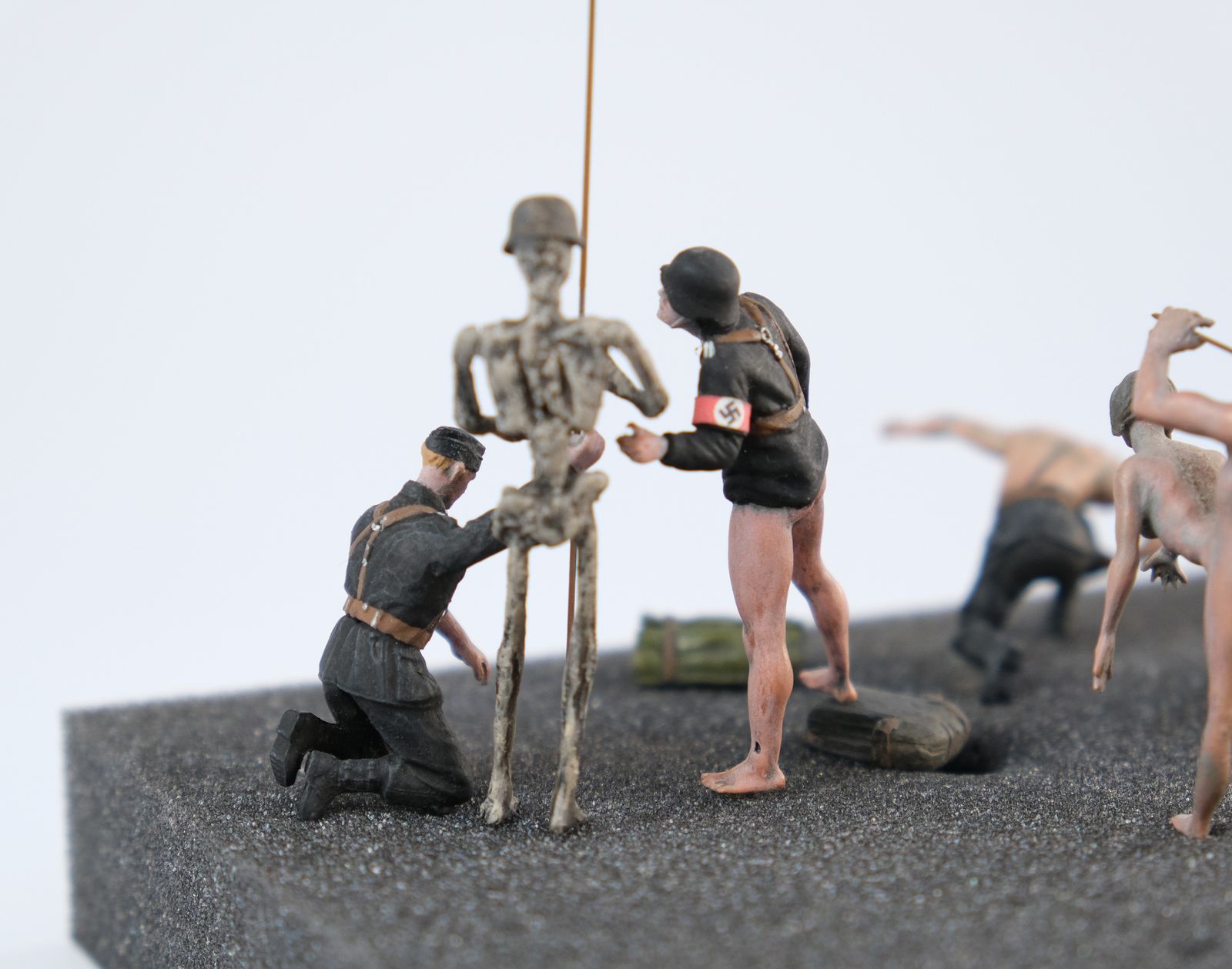 photo vinterior 'Hell Souvenir' Figures By Jake And Dinos Chapman, 2022