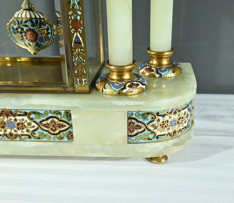 photo vintage Onyx And Enamel Column Clock, Napoleon III – Mid 19th Century