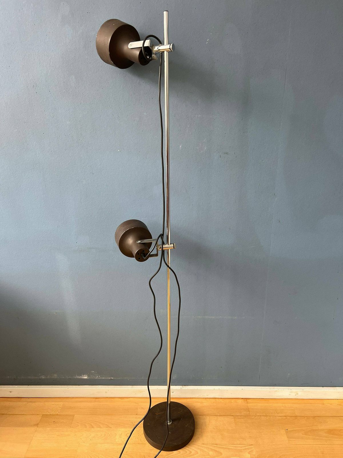 Mid Century Bruine Anvia Vloerlamp photo vinterior