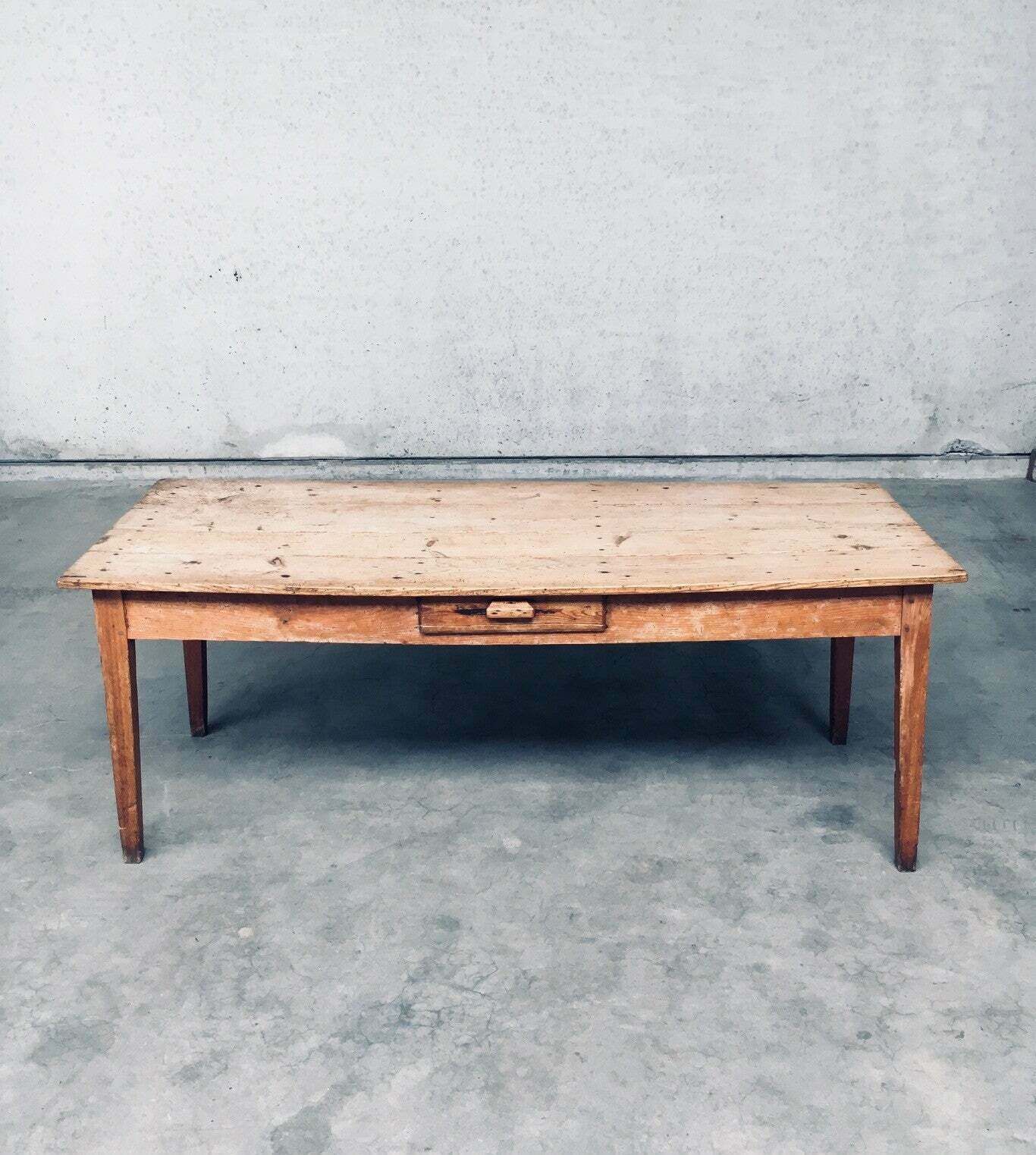 Franse Country Design Grenen Eettafel Met Lade, Frankrijk Ca. Jaren 1930 photo vintage