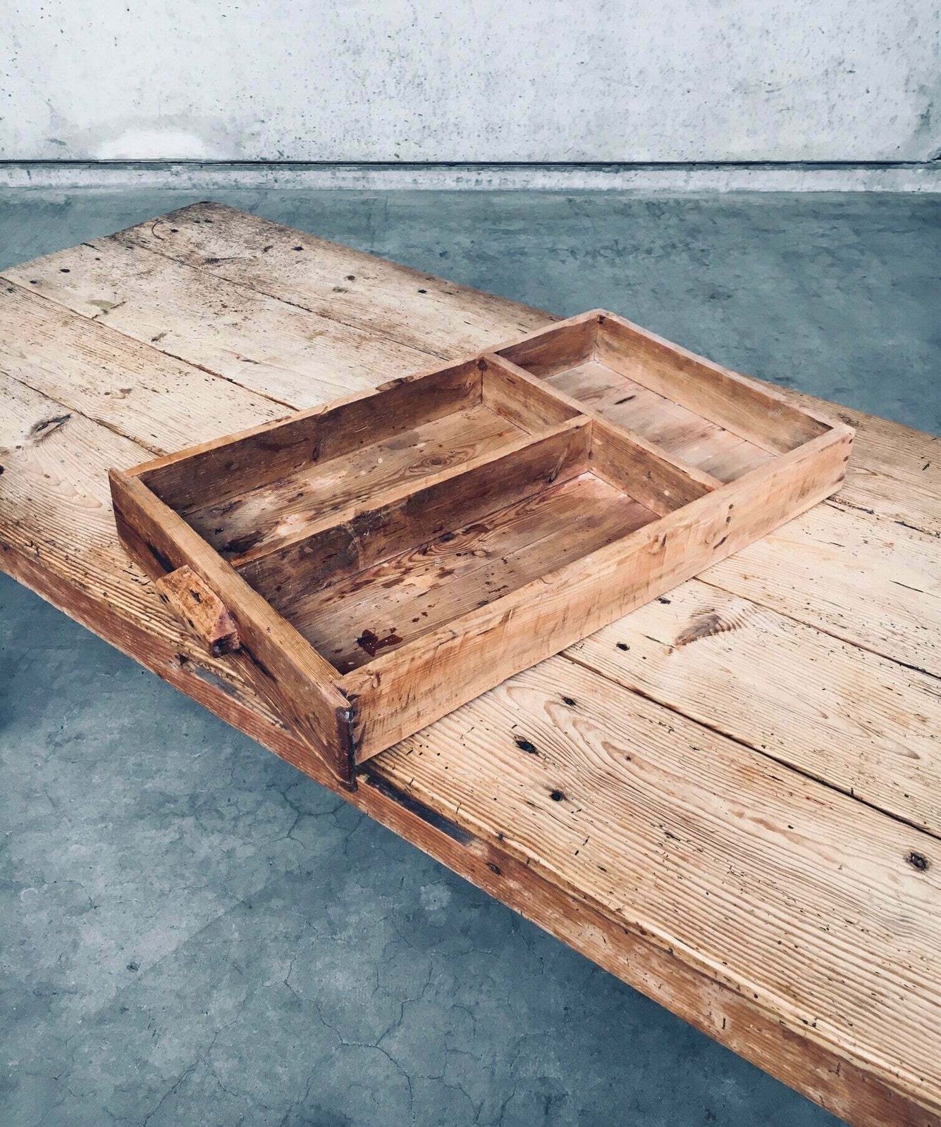 photo for sale Franse Country Design Grenen Eettafel Met Lade, Frankrijk Ca. Jaren 1930