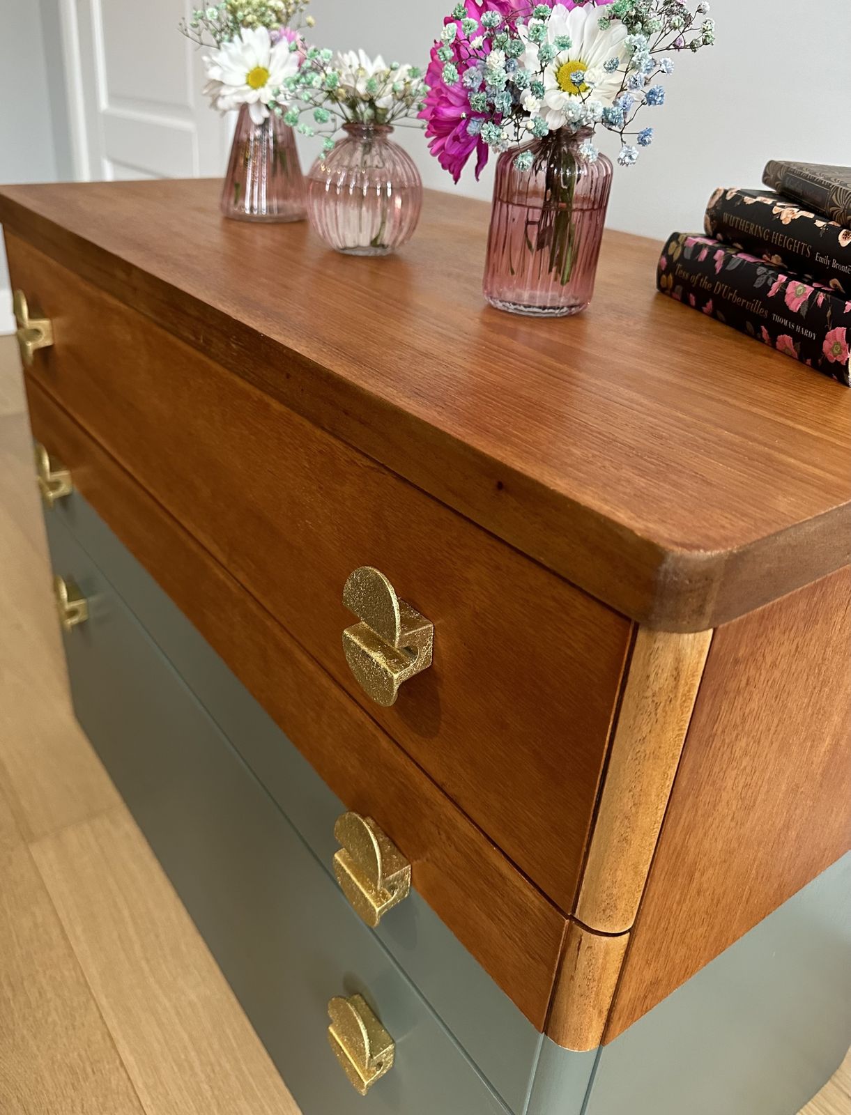 photo vinterior Stag Cantata 3 Drawer Dresser / Chest Of Drawers Professionally Refinished