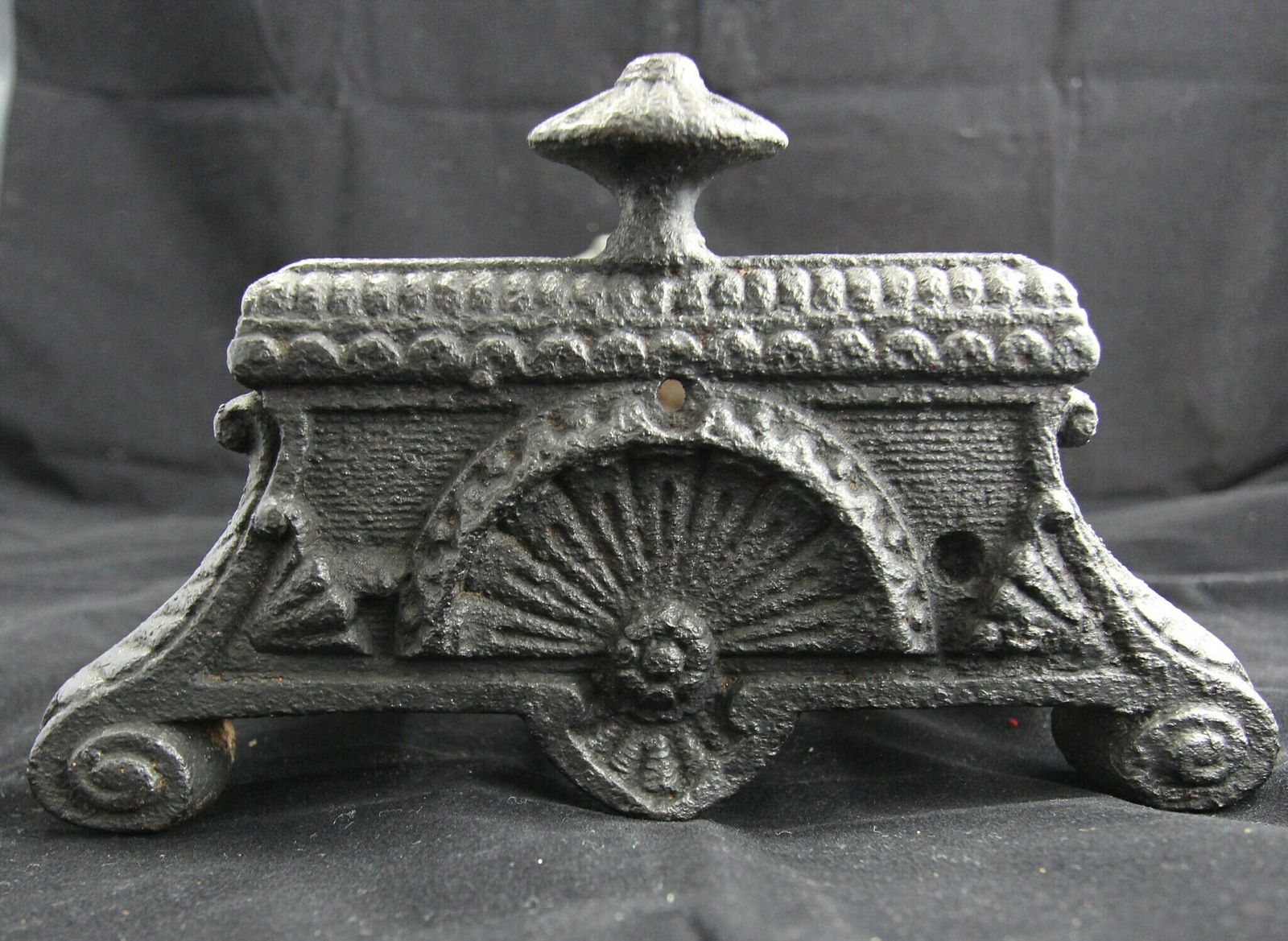 Original Victorian Antique Cast Iron Boot Scraper C1870 (Small Amount Of Damage See Pictures) photo vinterior