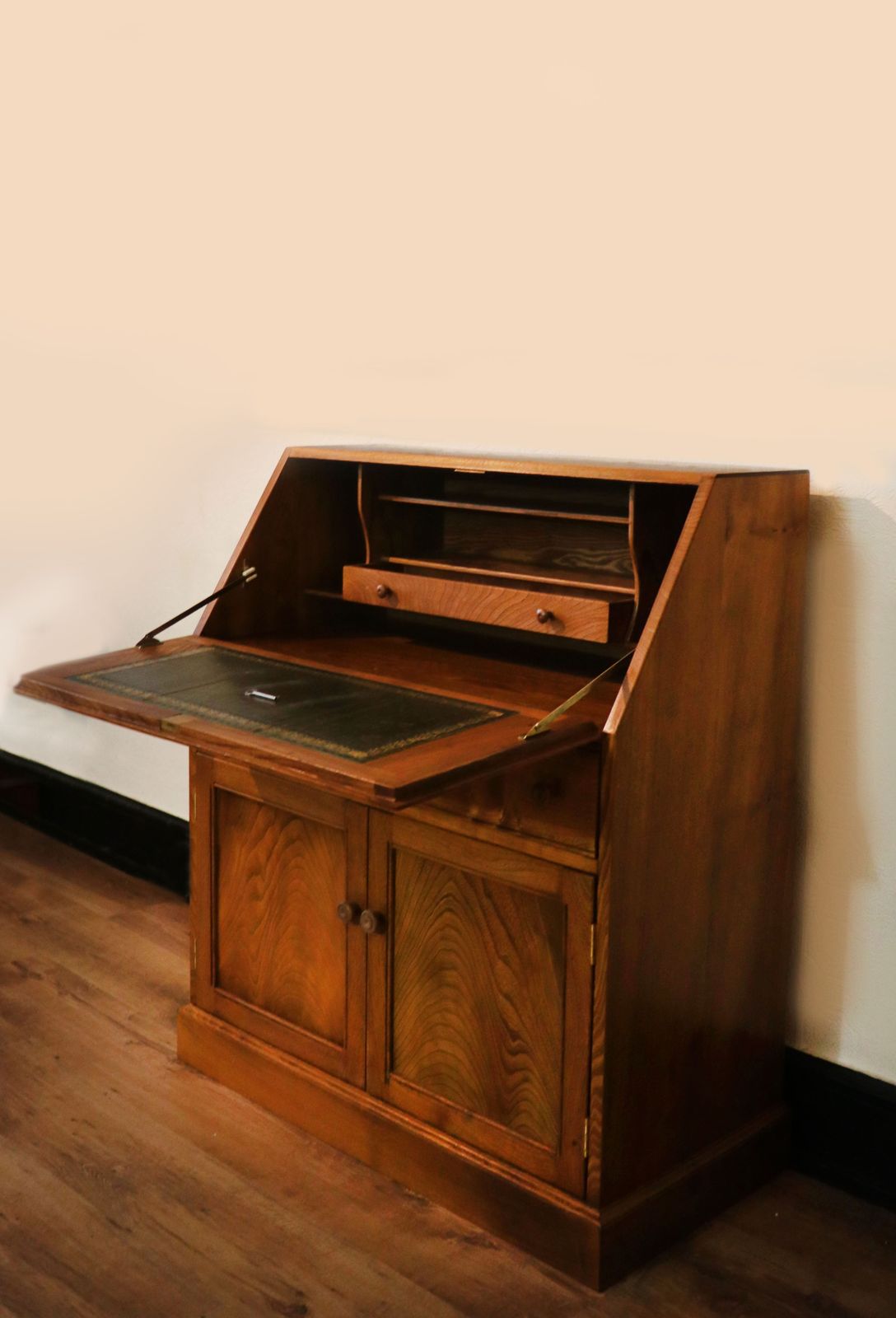 A Lovely Piece Of Ercol Elm Furniture From The Golden Dawn Range. photo 395.0