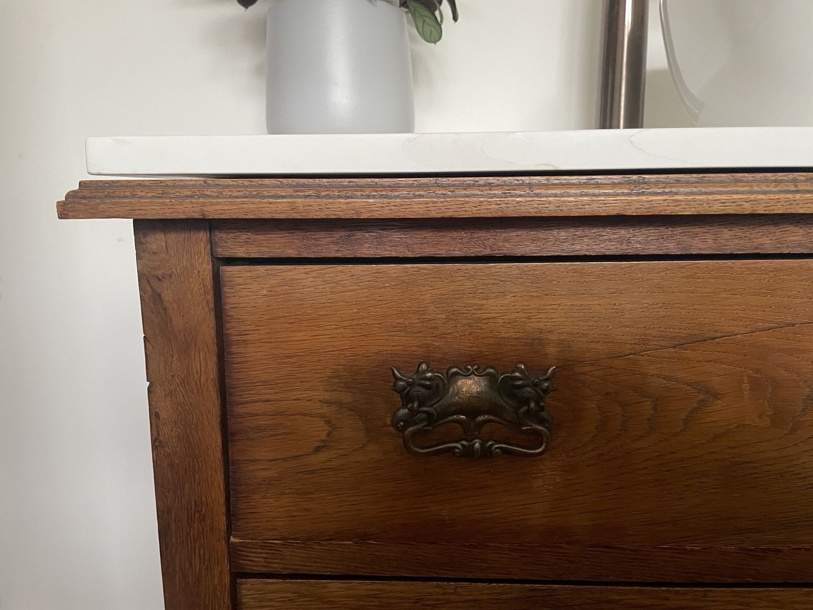 Antique Vanity Unit, 19th Century photo vinterior
