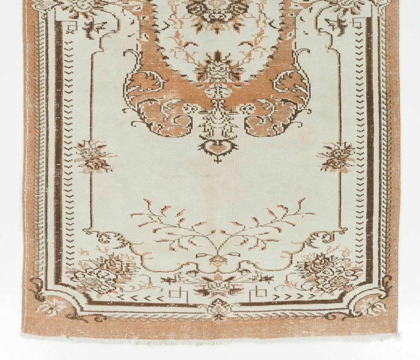 5.6x9.6 Ft Vintage Deco Rug In European Design photo for sale