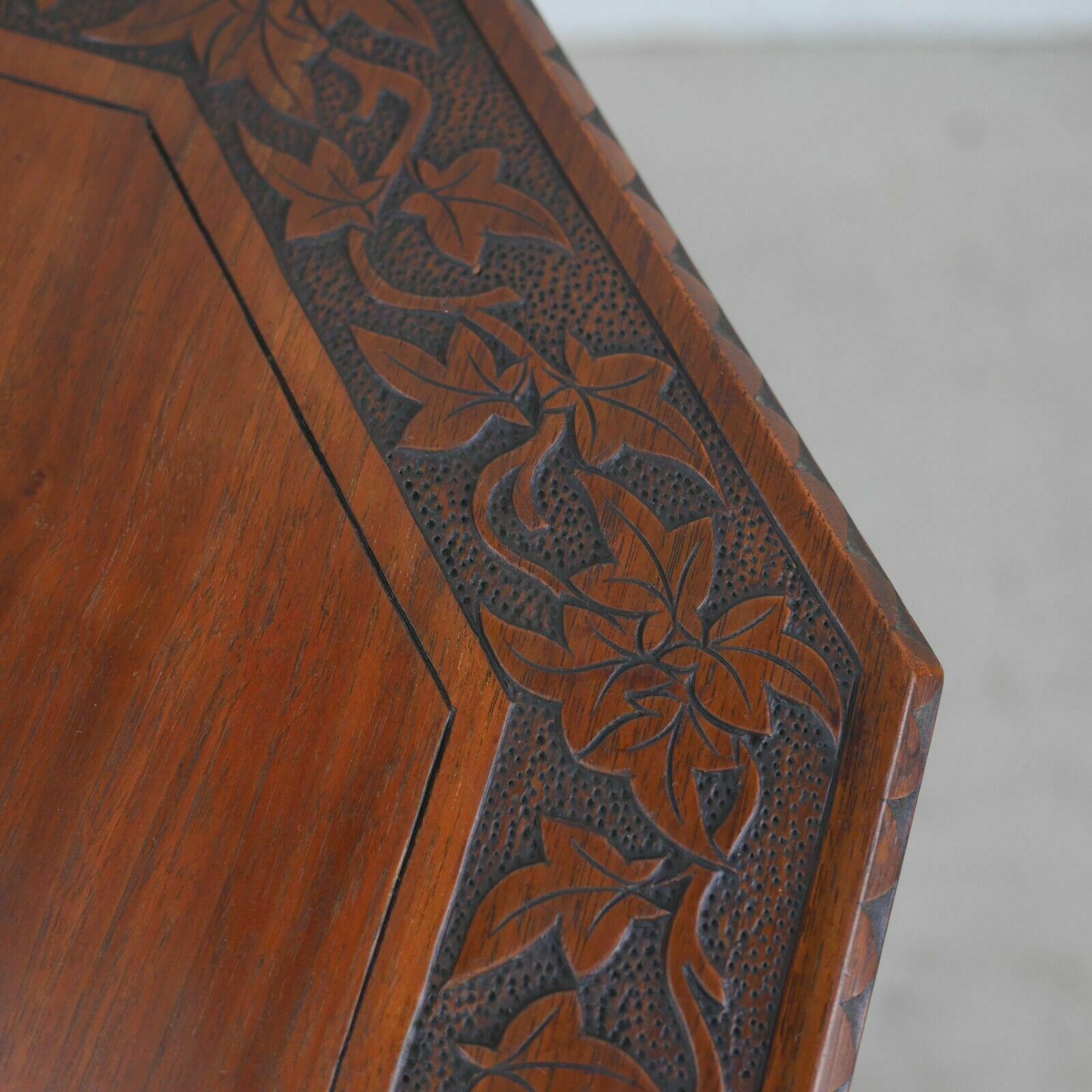 photo buy Antique Victorian Faux Bamboo Carved Poker Tripod Side Lamp Table