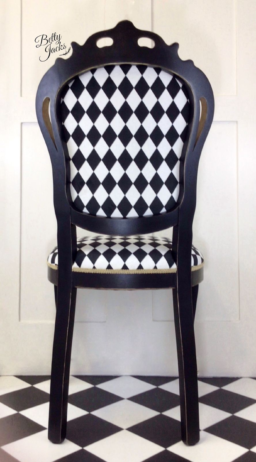 Alice In Wonderland Occasional Louis Chair photo vintage