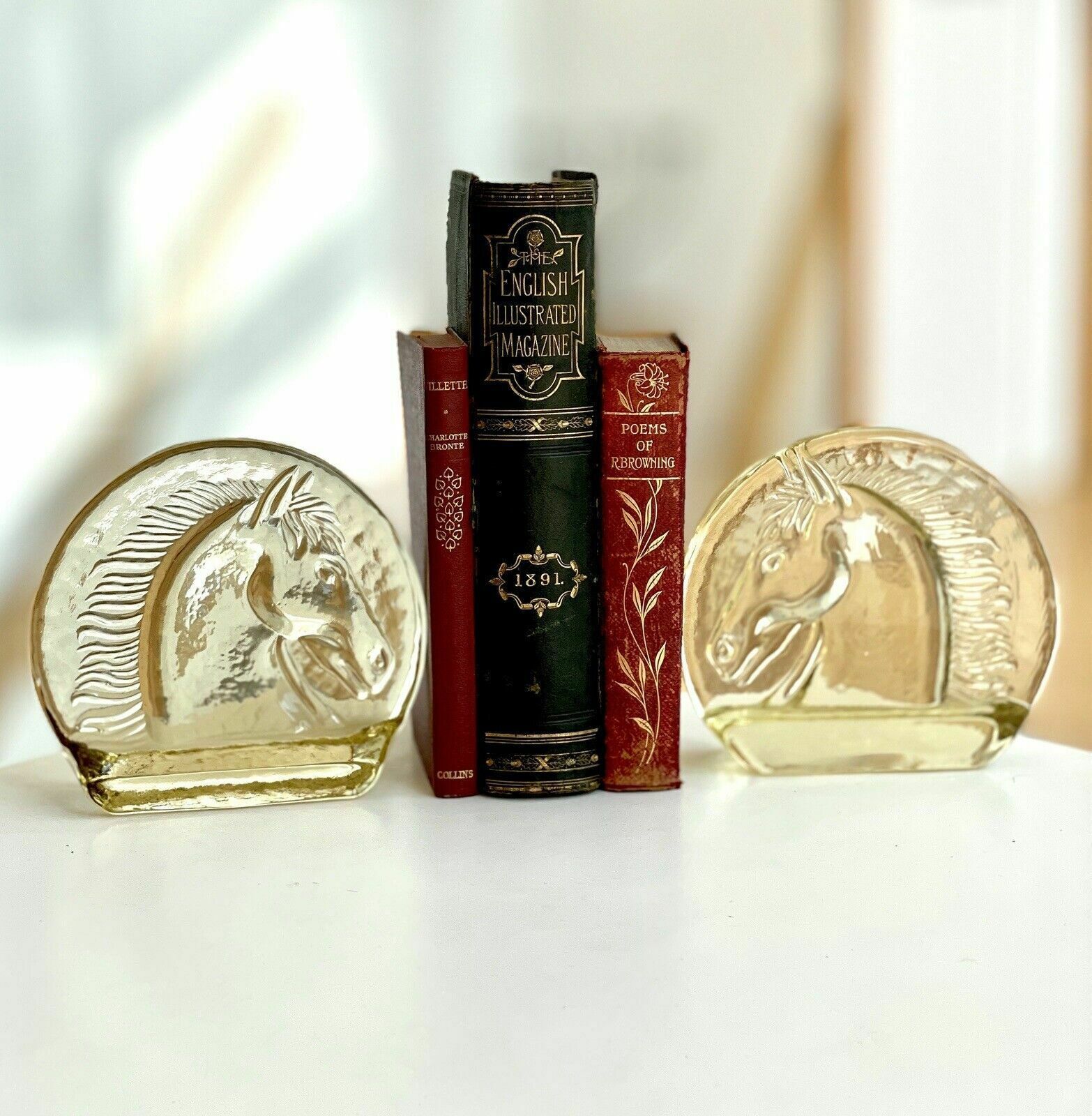 A Pair Of Vintage Depression Glass Horse Head Bookends In Pale Yellow