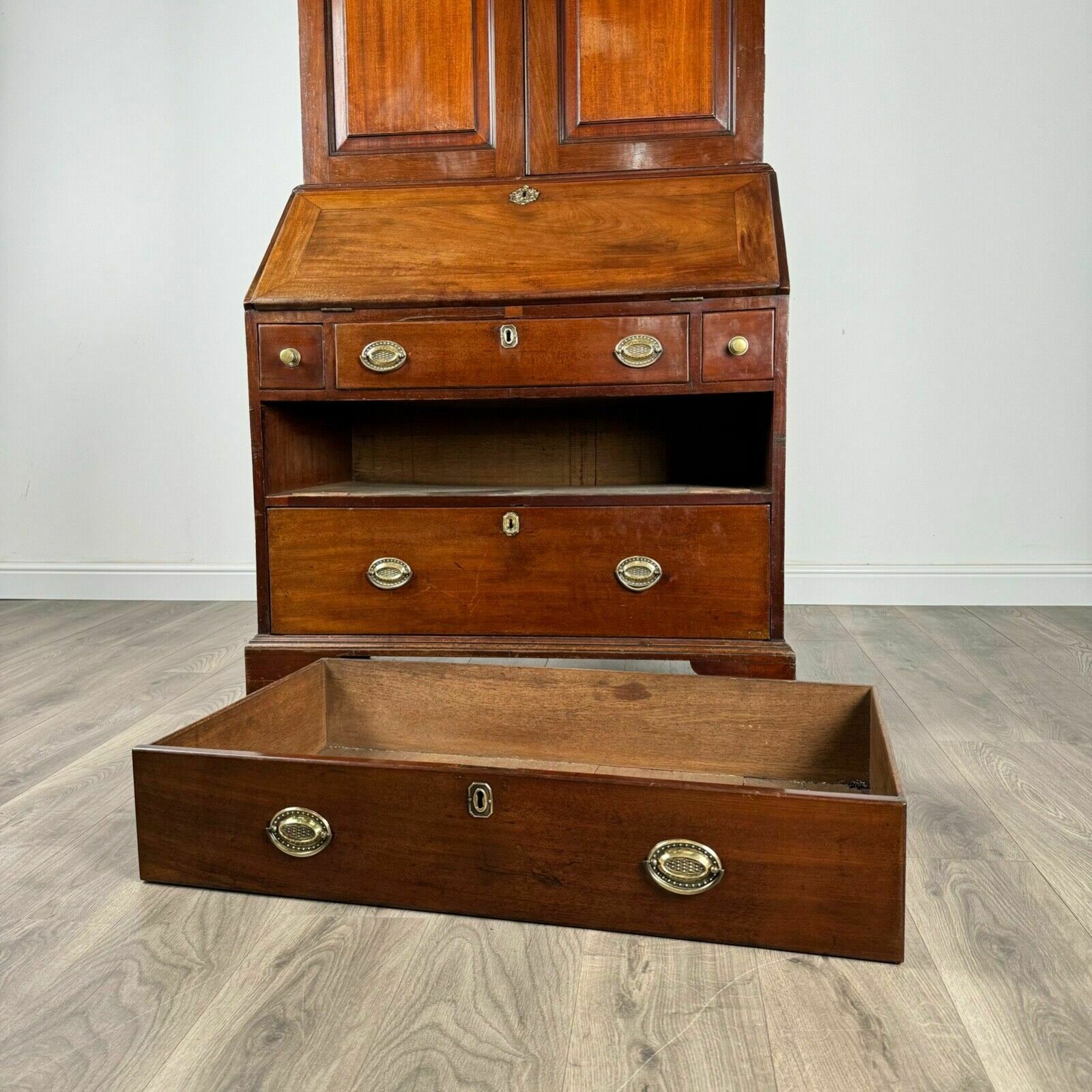 Furniture Antique 18th Century Fine Quality Bureau Bookcase In Mahogany photo