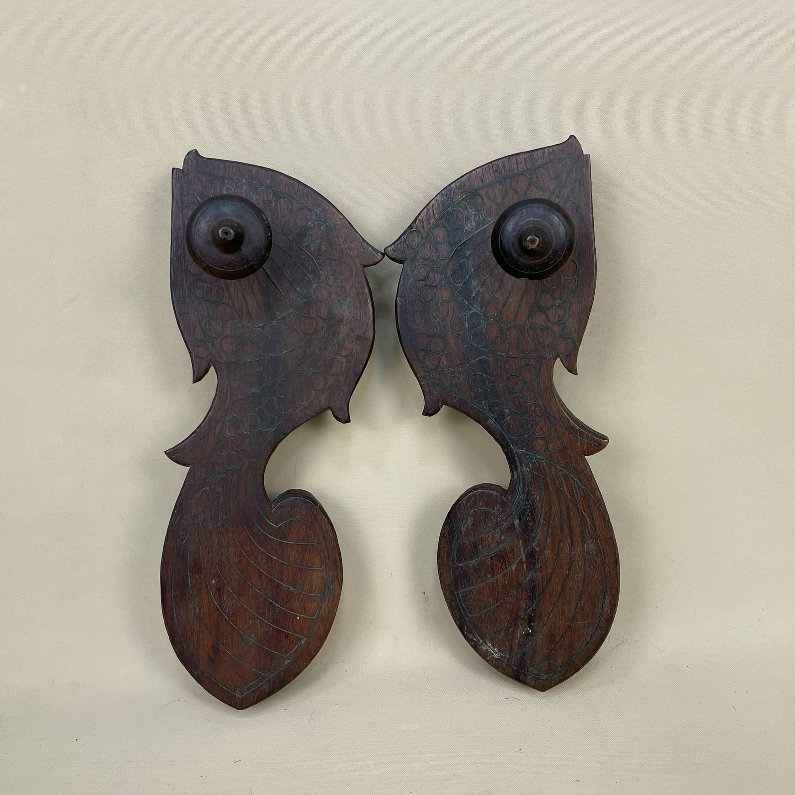 Antique Indonesian Shoes Wooden Wall Coat Room Hanger Rack Hook Brown Hooks Mud Room Hallway Storage Hat Wood Fish Handmade Asian photo Furniture