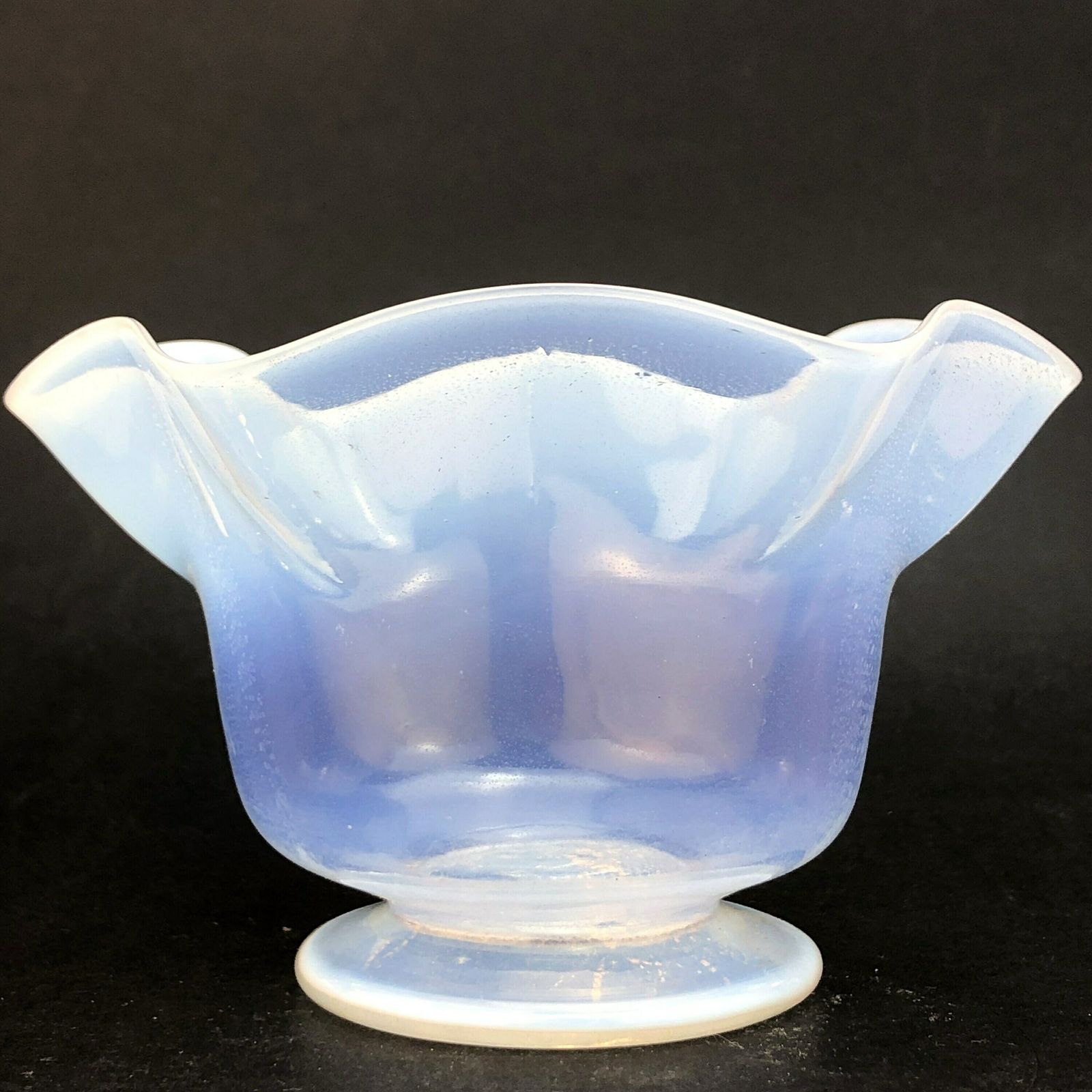 photo furniture Fine Antique Murano Opalescent White Fluted Glass Dish With Gold Inclusions Salviati C1880