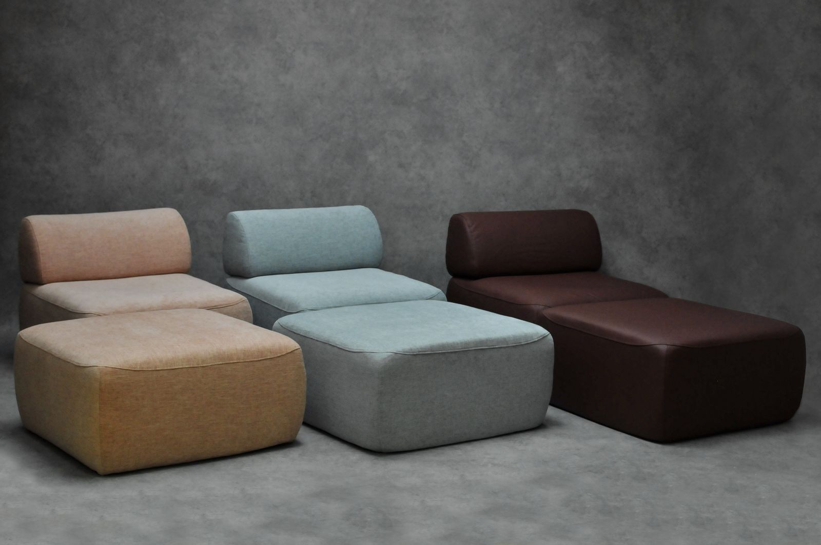 Armchair With Pouf