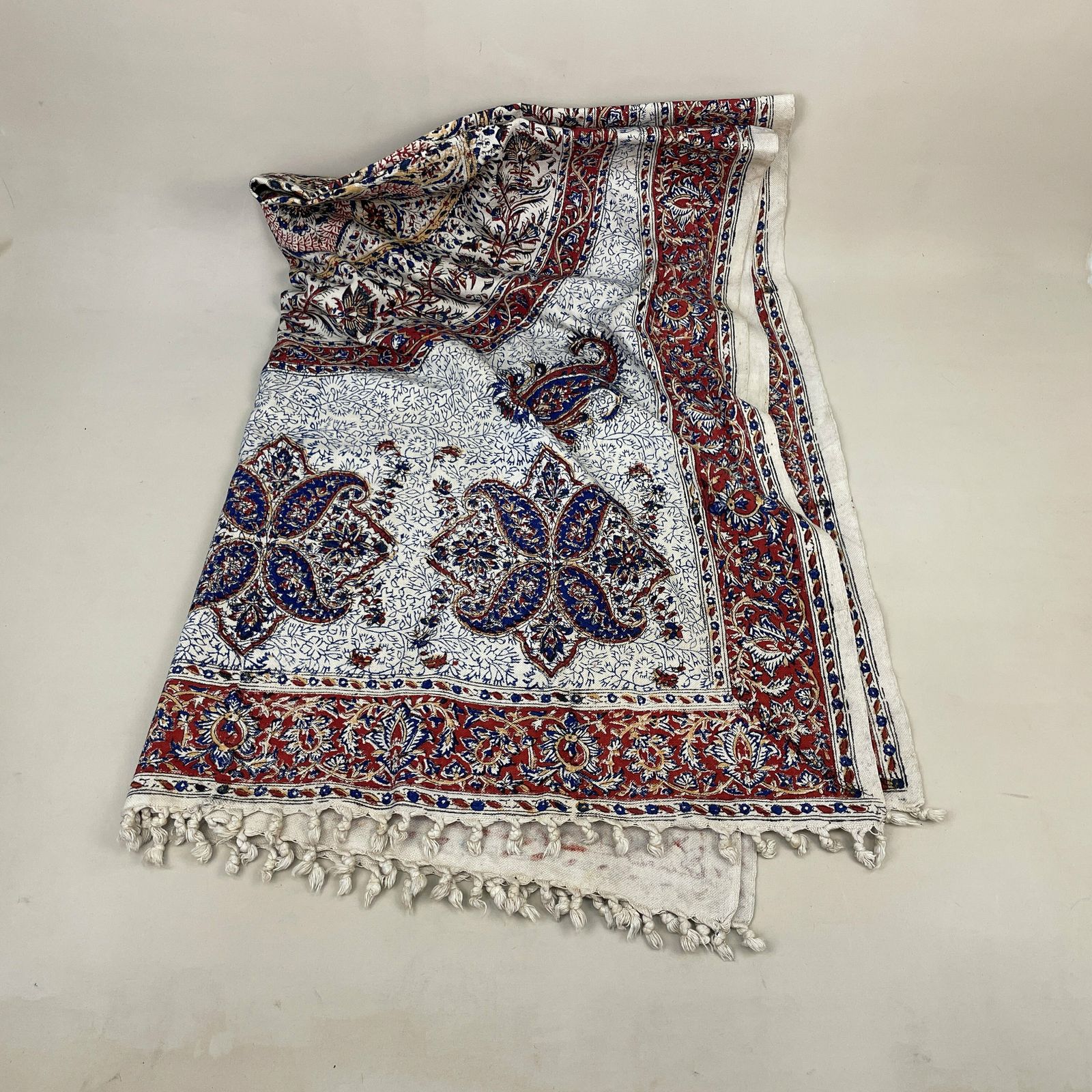 Asian Fabric Throw Blanket Hand Printed Paisley Pattern Tassels Cover Handmade Tapestry 150x94cm Quilt Blue Red Fabric photo furniture