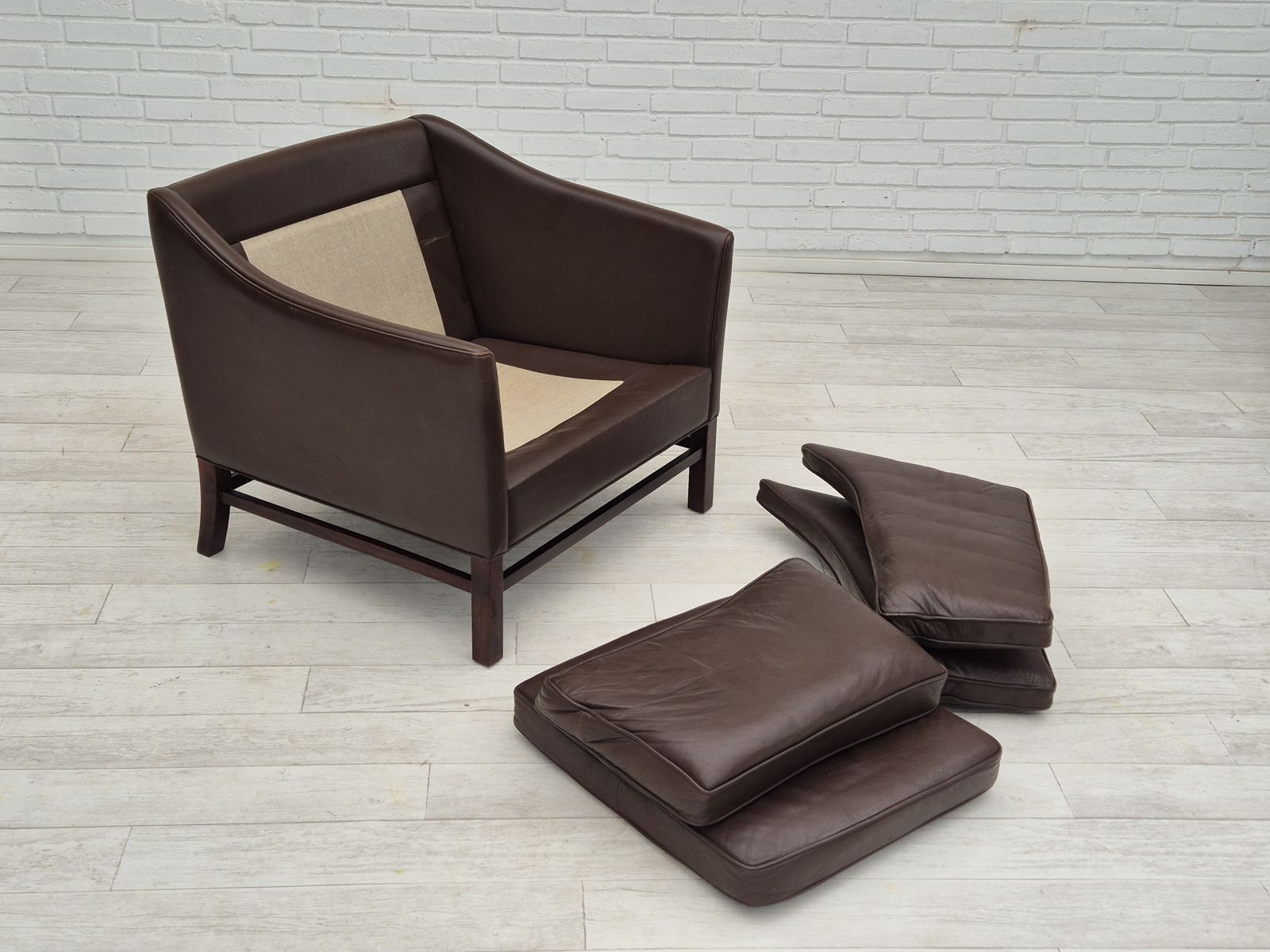 photo vinterior 1970s, Danish Design By Georg Thams For Grant Møbelfabrik, Lounge Chair, Original Condition.