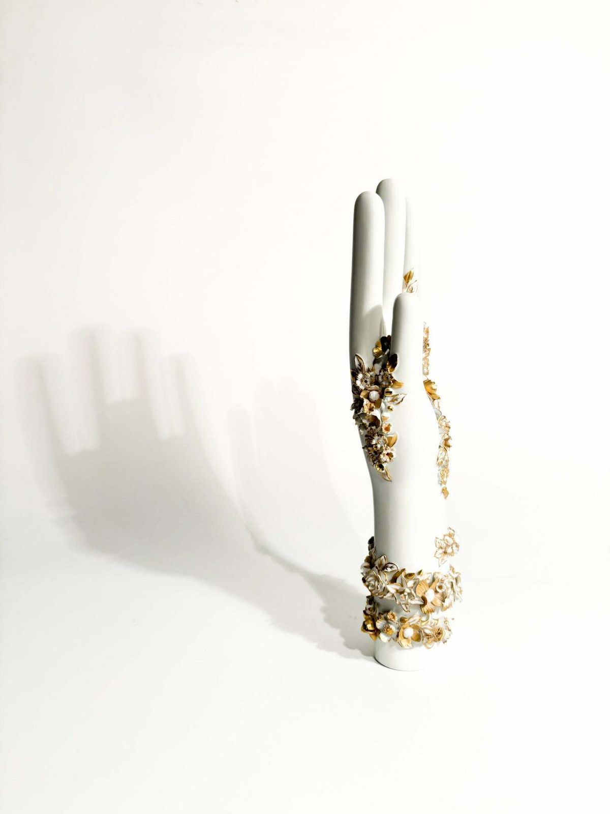 4804.0 White And Gold Flowered Hand Art By Gio Ponti For Richard Ginori 1980s photo