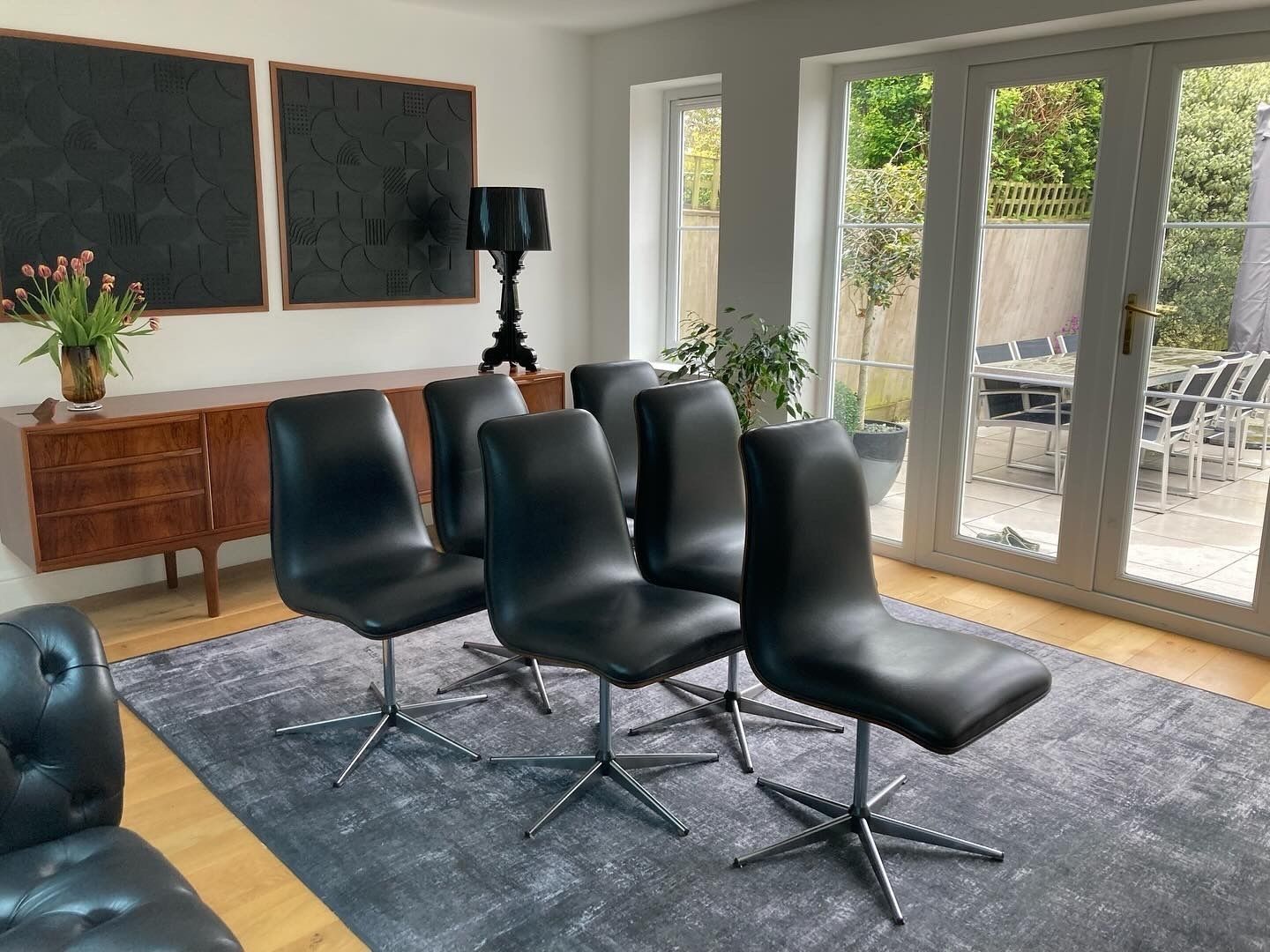 Set Of 6 Swivel Dining Chairs By Robert Heritage For Archie Shine   1960s photo vintage