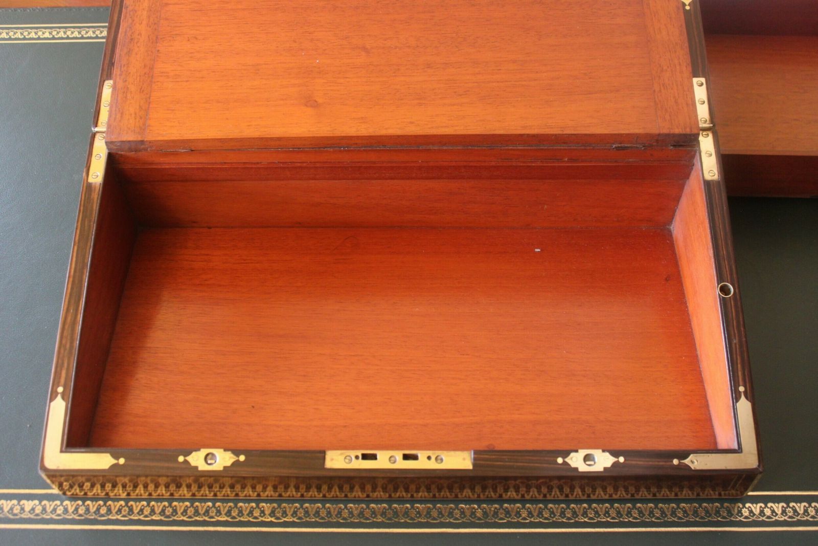 photo vintage Victorian Burr Walnut Writing Slope With Secret Drawers And Compartment, Attributed To George Austin Of Dublin