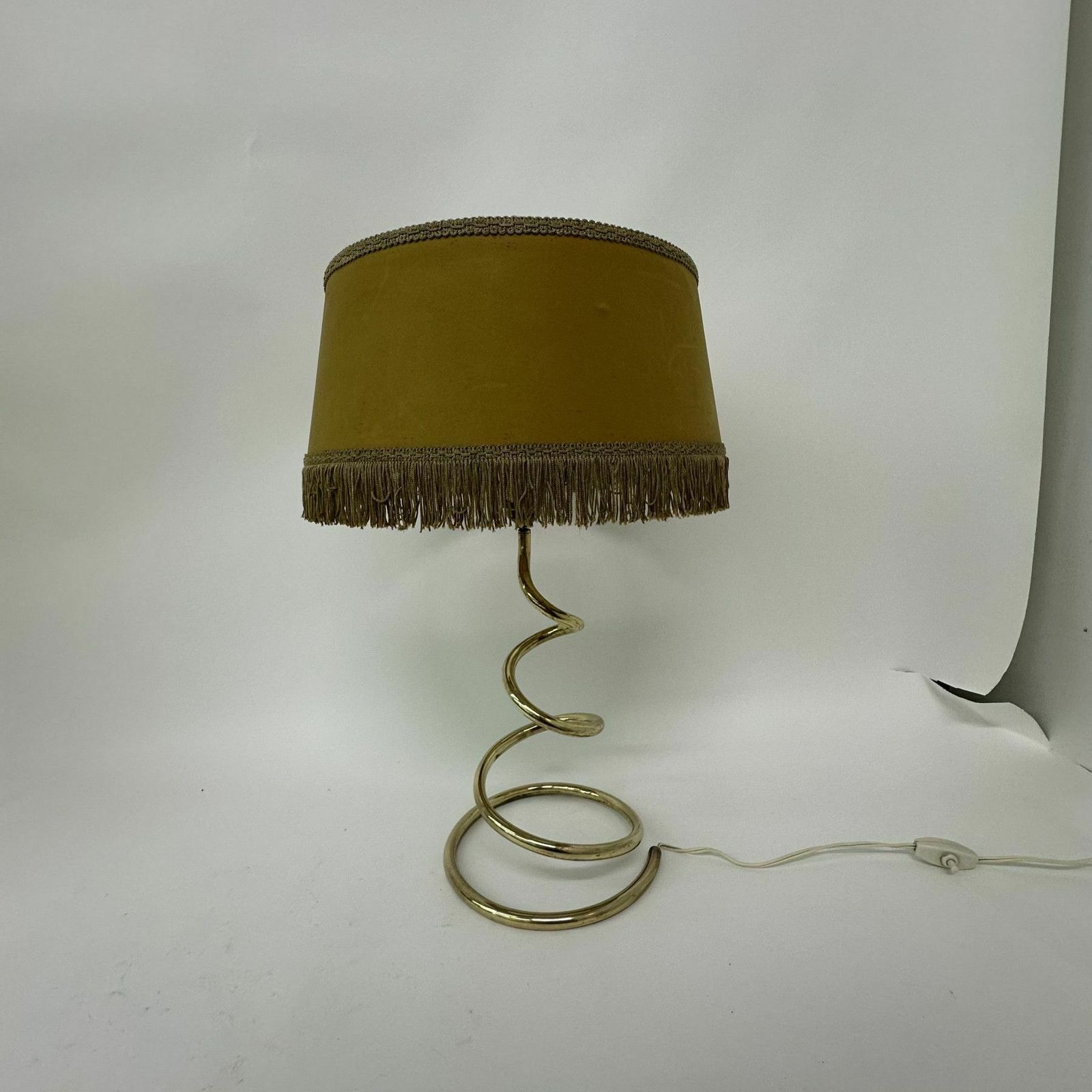 Mid Century Messing Spiraal Tafellamp, Ca. Jaren 1950 photo vinterior
