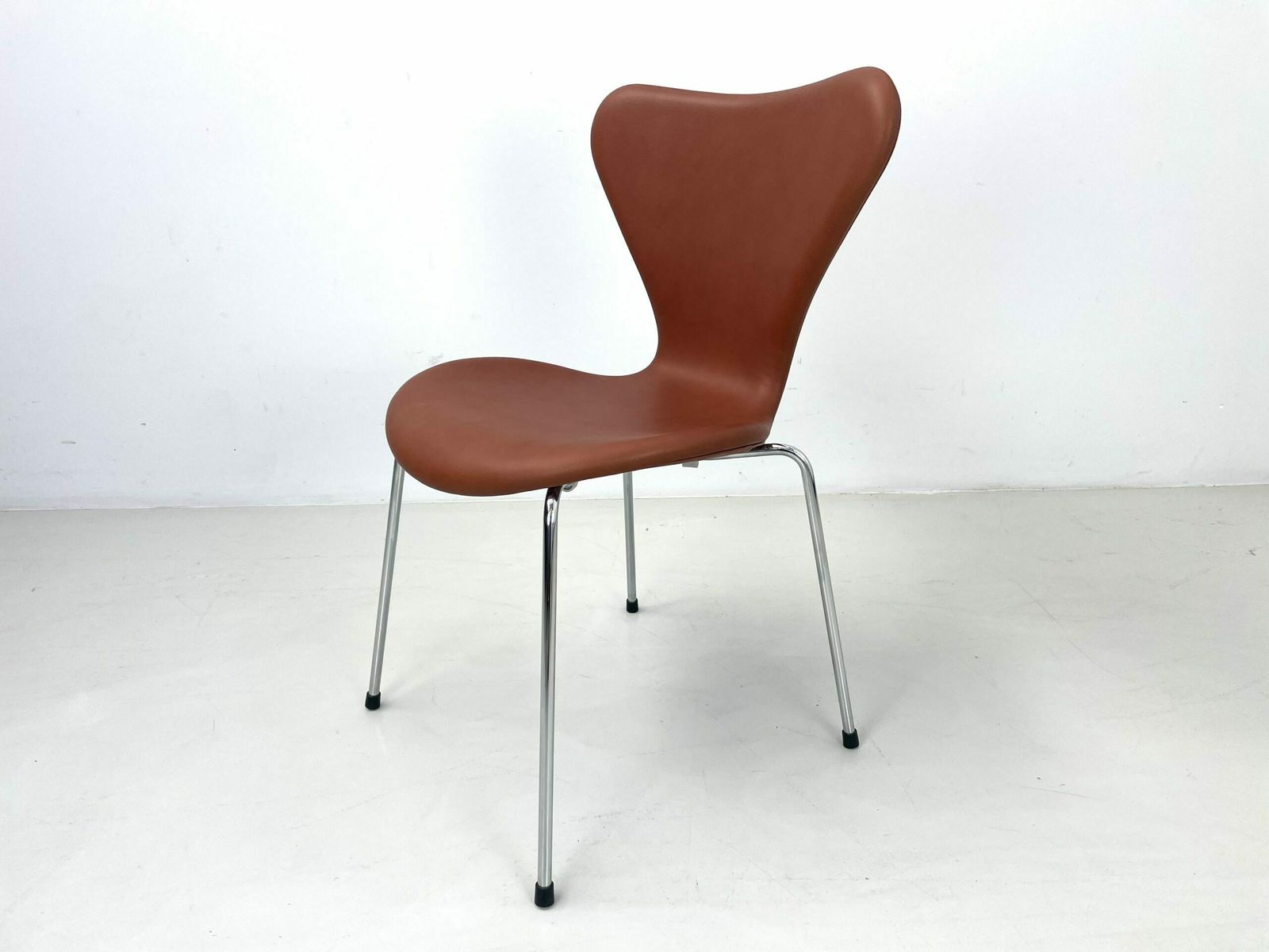 Butterfly Chair By Arne Jacobsen For Fritz Hansen photo Furniture