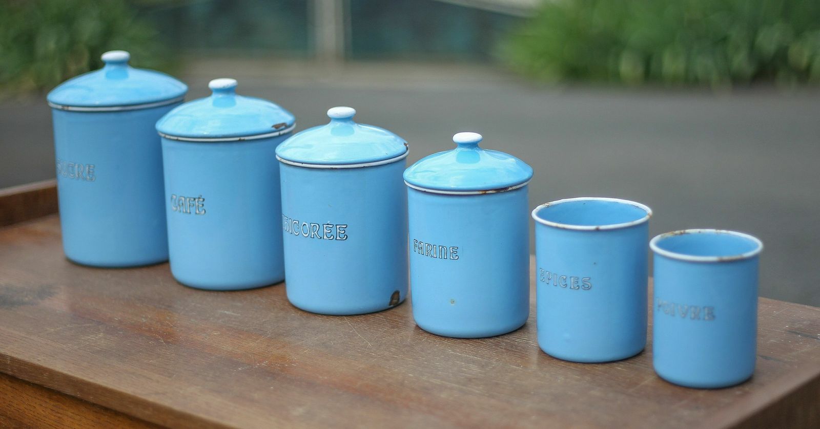 Series Of Kitchen Pots (X 6), Blue Enameled Pots, Spice Pots, Belgium, Enameled Boxes, Kitchen, Countryside, Enamelware, 40's photo vinterior