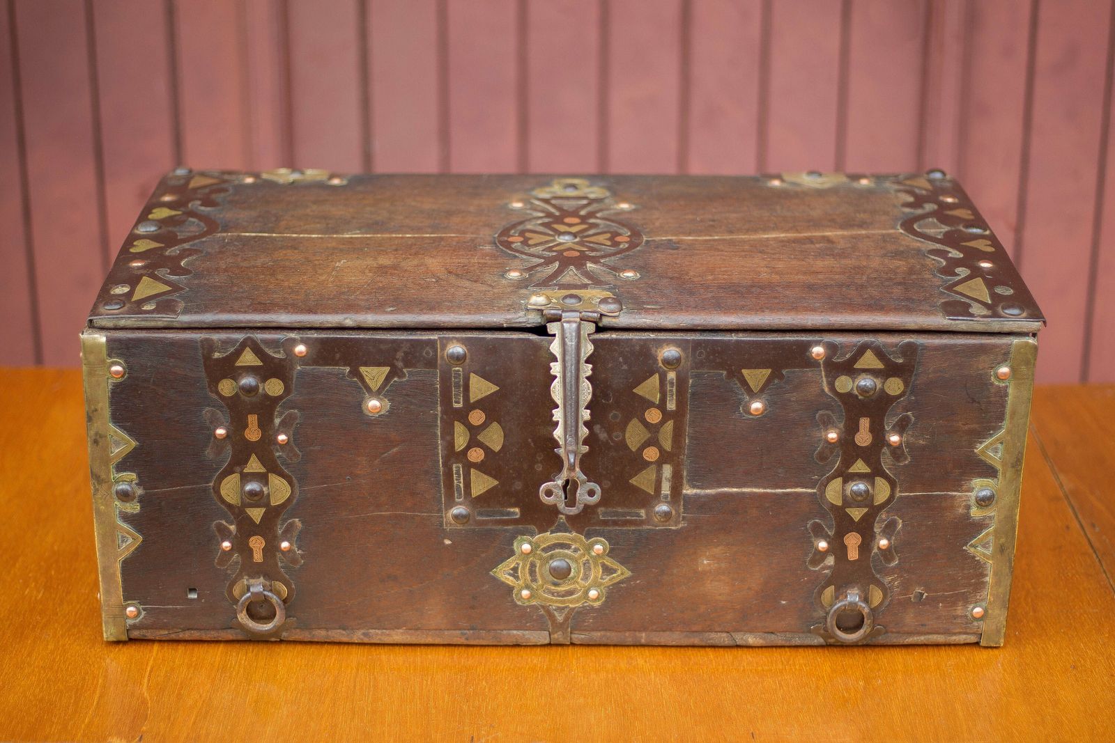Large Old Mauritanian Box, Mauritania Tuareg Wooden Chest With Worked Metal And Copper Frame, Collection, Rare