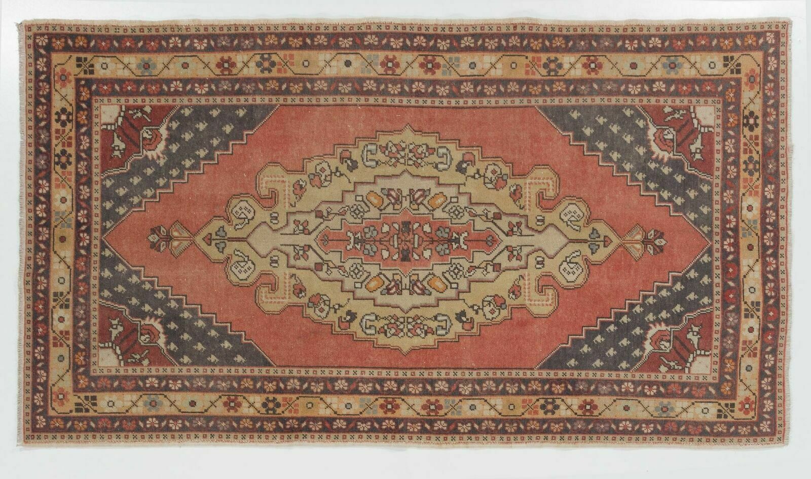 Ft One Of A Kind Handmade Vintage Oriental Rug For Traditional Interiors photo 483.0