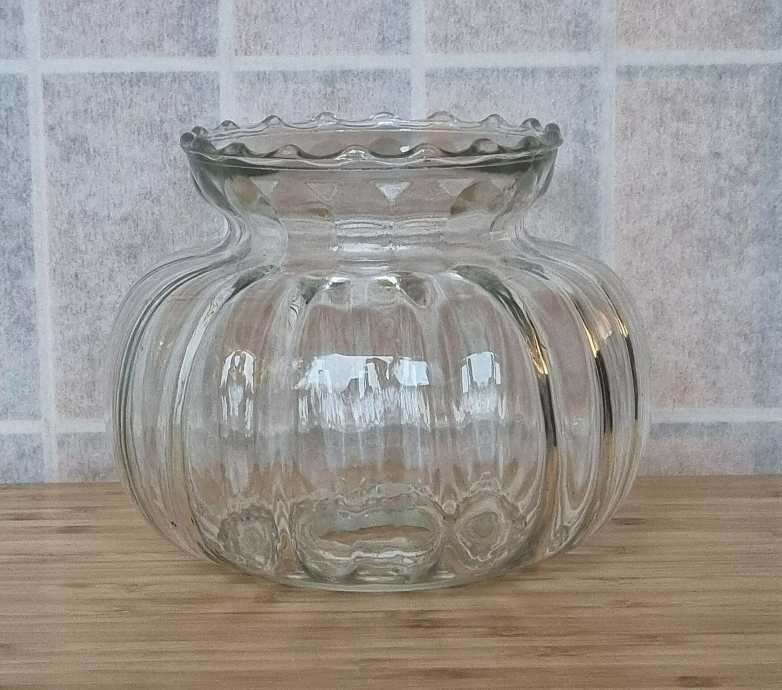 Glass Oil Lamp Shade | 1950s Pumpkin Shape Victorian Style | Scalloped Frill Top Glass Shade | English Lighting 5" Tall